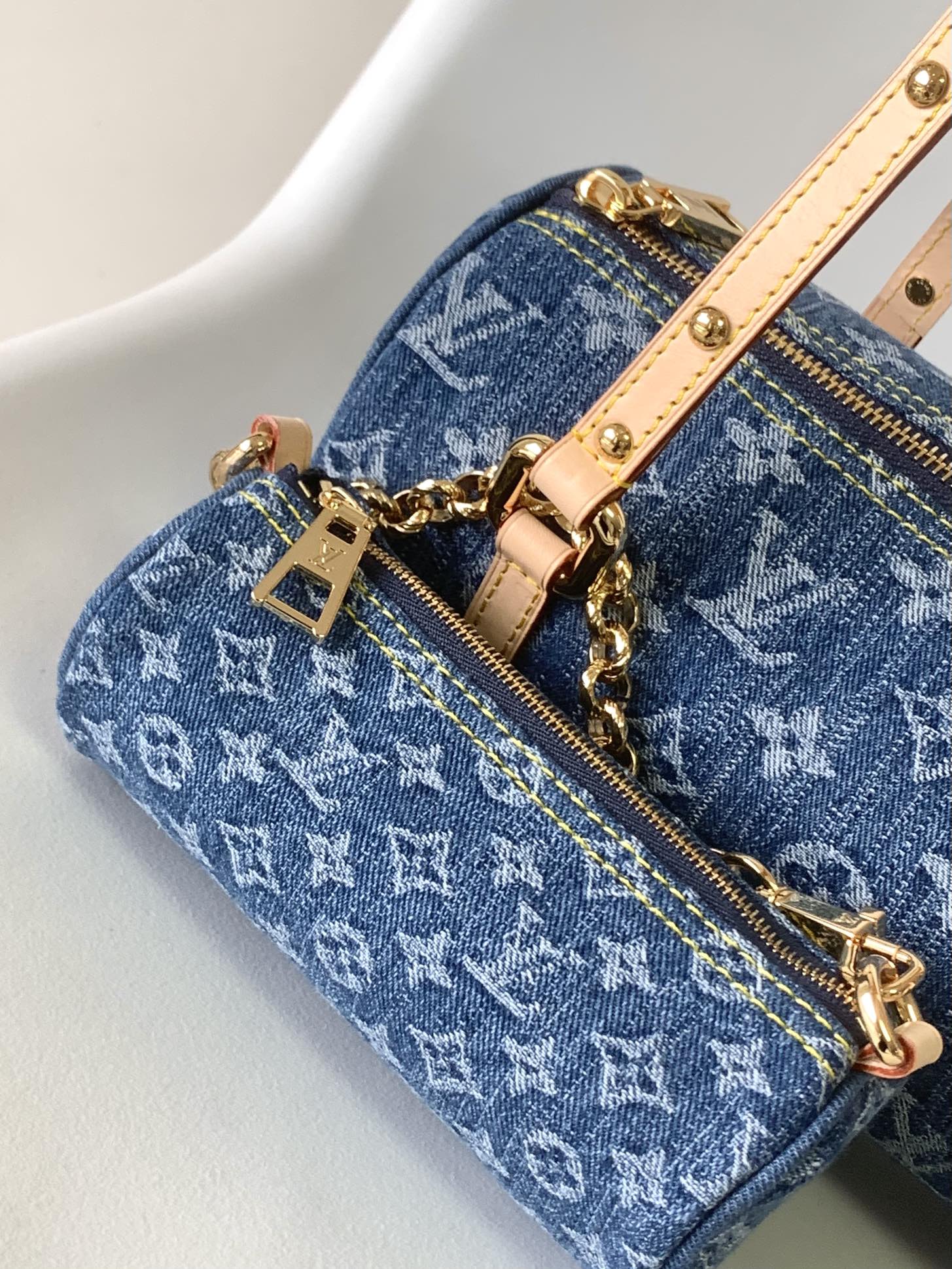LV高仿 Monogram Denim牛仔圓筒鏈條肩背包| 11 LV高仿 Monogram Denim牛仔圓筒鏈條肩背包