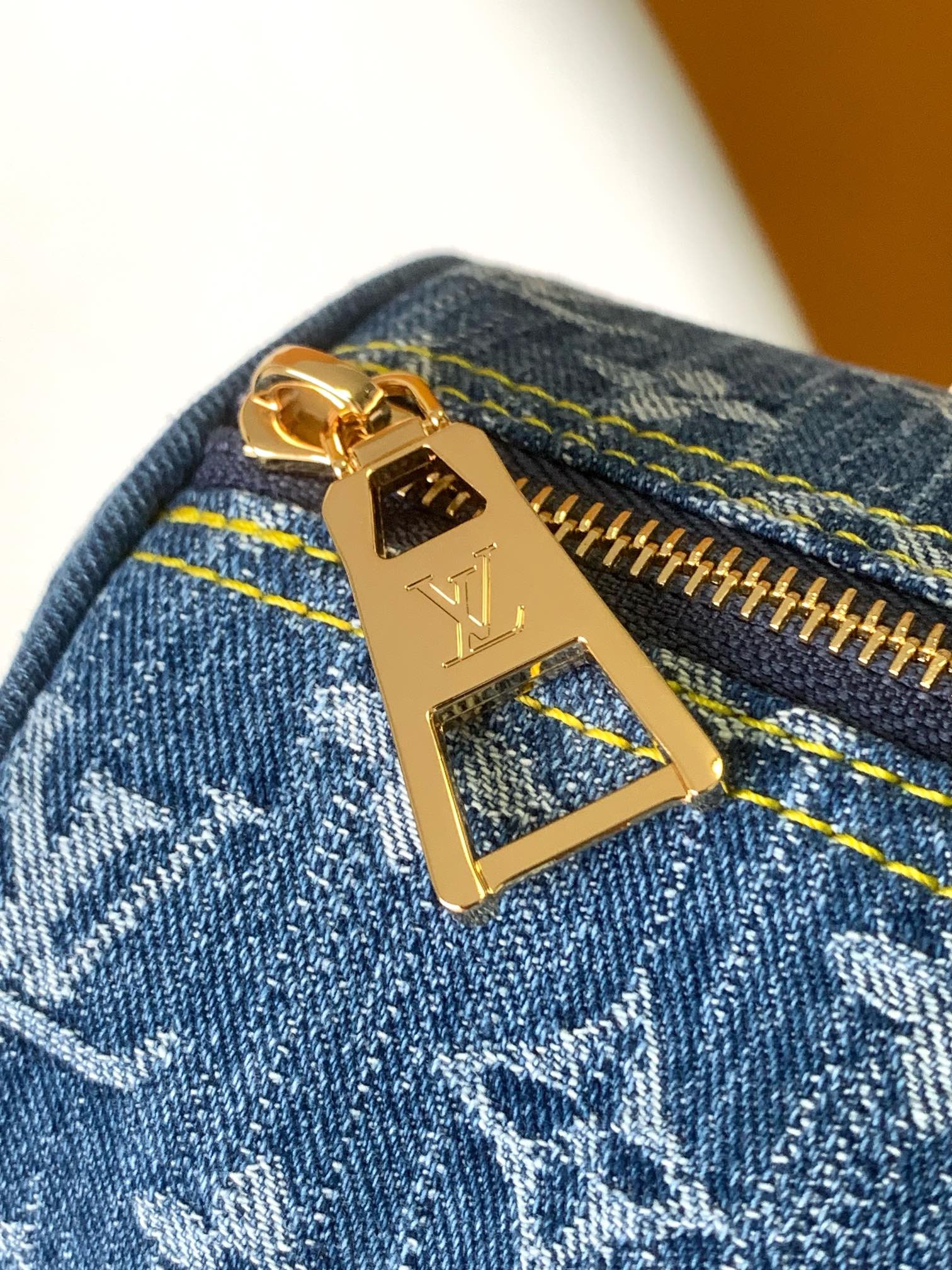 LV高仿 Monogram Denim牛仔圓筒鏈條肩背包| 10 LV高仿 Monogram Denim牛仔圓筒鏈條肩背包