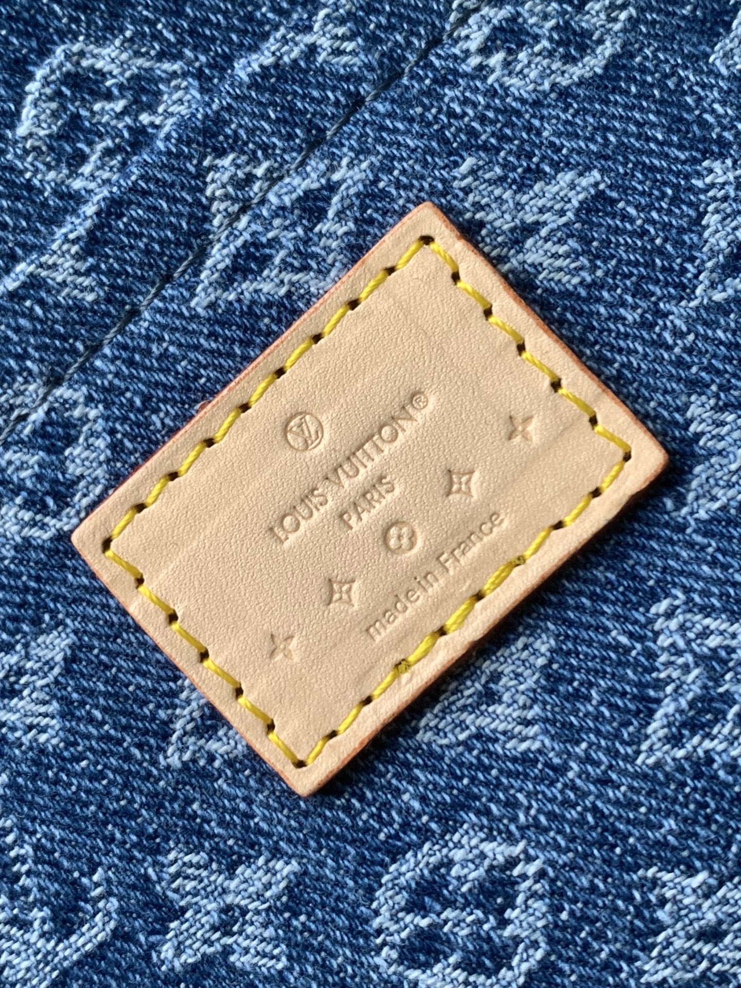 LV高仿 Monogram Denim牛仔圓筒鏈條肩背包| 7 LV高仿 Monogram Denim牛仔圓筒鏈條肩背包