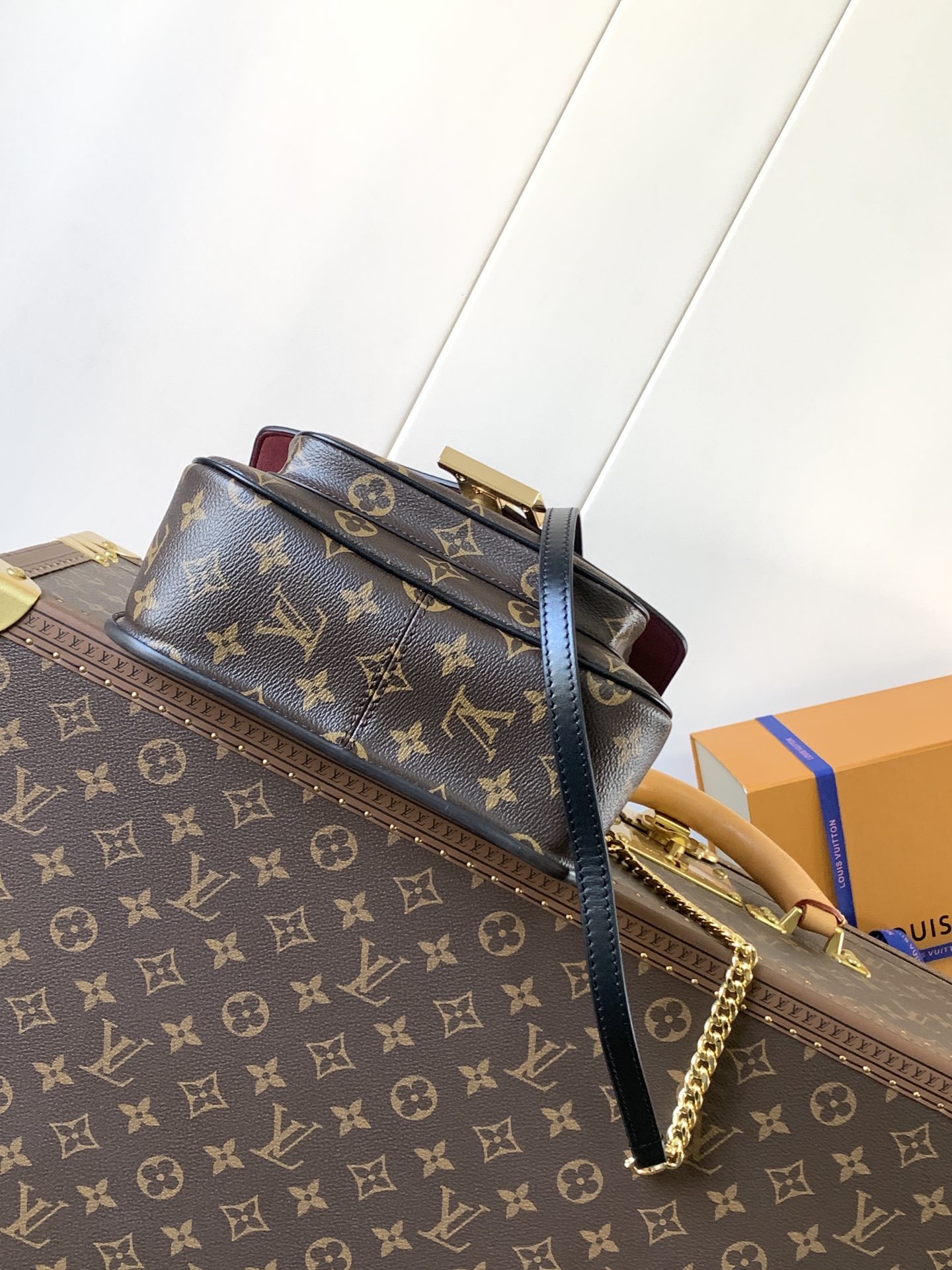 LV 高仿 Monogram 黑色 Twist 鏈條翻蓋斜背包 經典老花肩背女包| 12 LV 高仿 Monogram 黑色 Twist 鏈條翻蓋斜背包 經典老花肩背女包