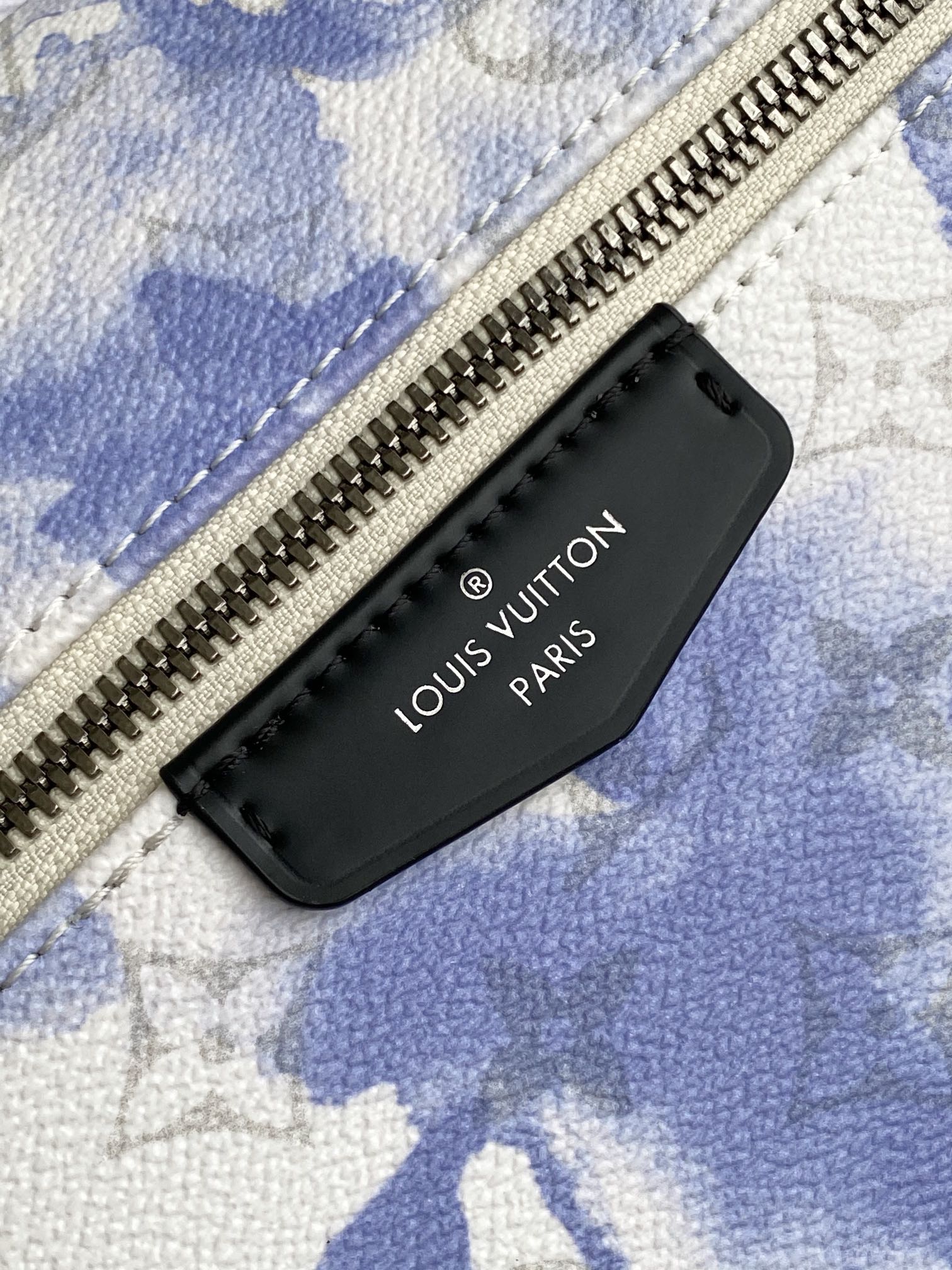 LV 一比一 雲染藍色 Monogram Discovery 後背包 潮流休閒雙肩包| 11 LV 一比一 雲染藍色 Monogram Discovery 後背包 潮流休閒雙肩包