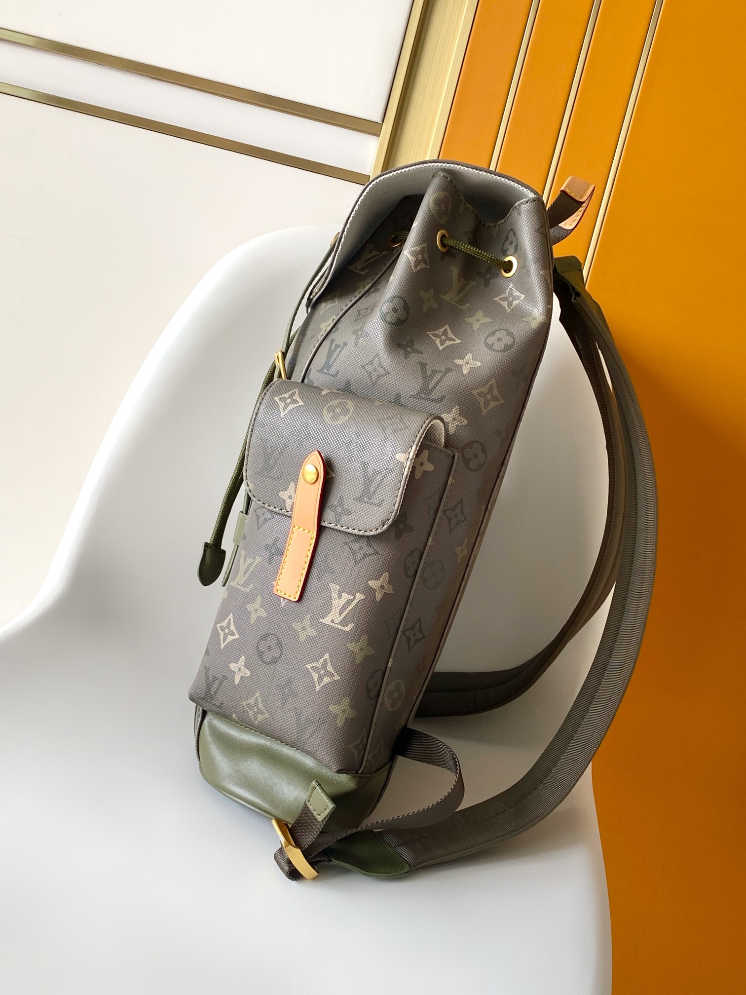 LV 高仿 Monogram Eclipse 綠色飾邊 登山風雙肩後背包| 14 LV 高仿 Monogram Eclipse 綠色飾邊 登山風雙肩後背包