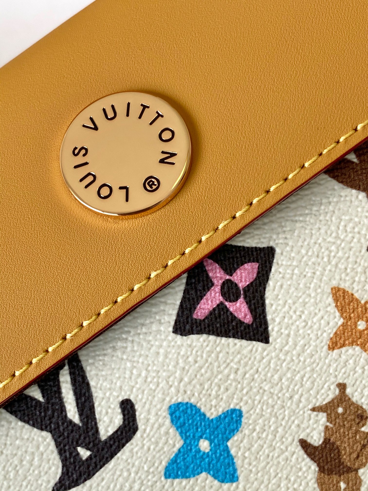 LV A貨 彩色 Monogram Nano 小書包 迷你斜背包 可愛精品小包| 10 LV A貨 彩色 Monogram Nano 小書包 迷你斜背包 可愛精品小包