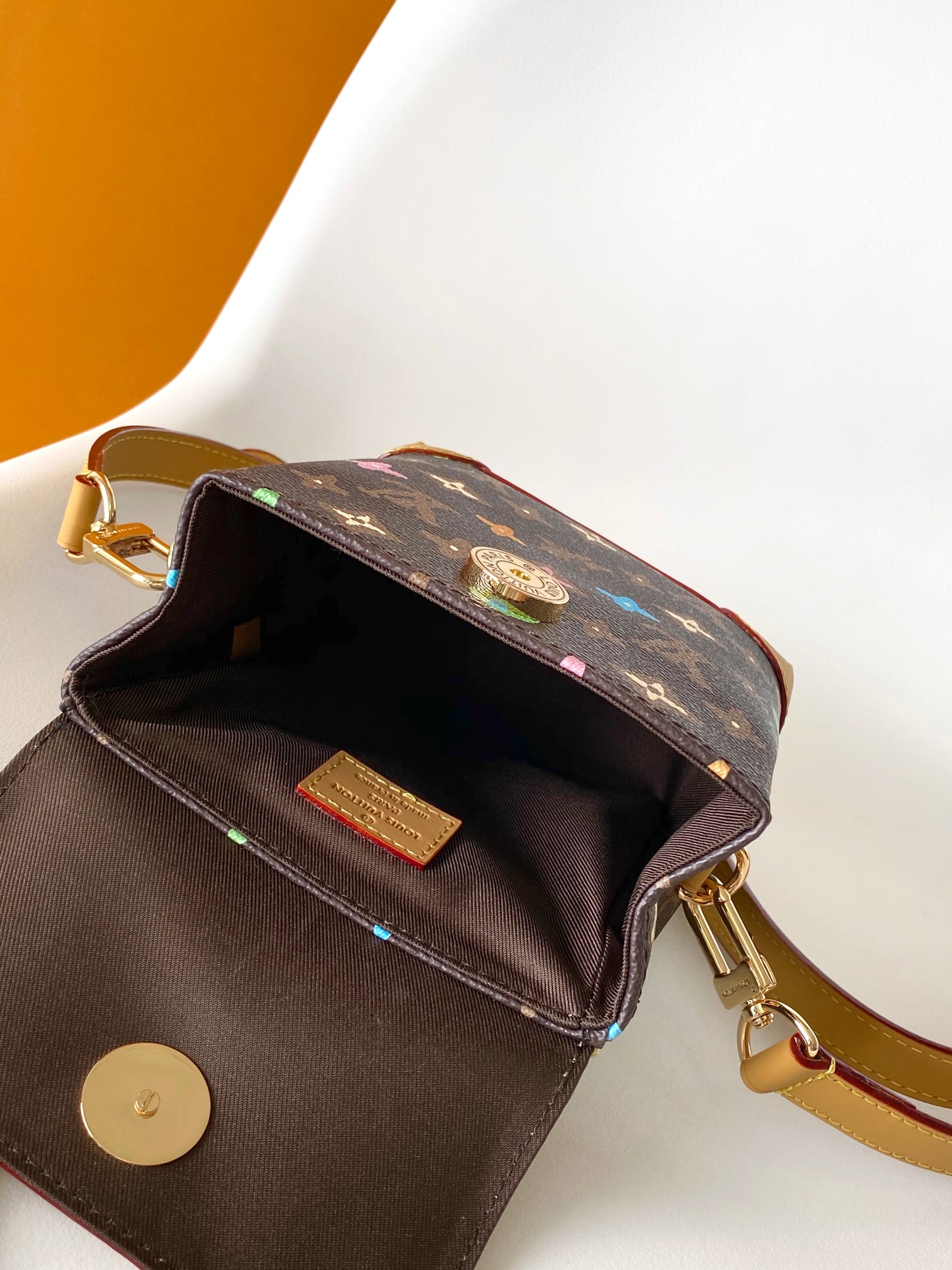 LV 高仿 Monogram 真皮迷你桶包 小巧手提斜背兩用包| 8 LV 高仿 Monogram 真皮迷你桶包 小巧手提斜背兩用包