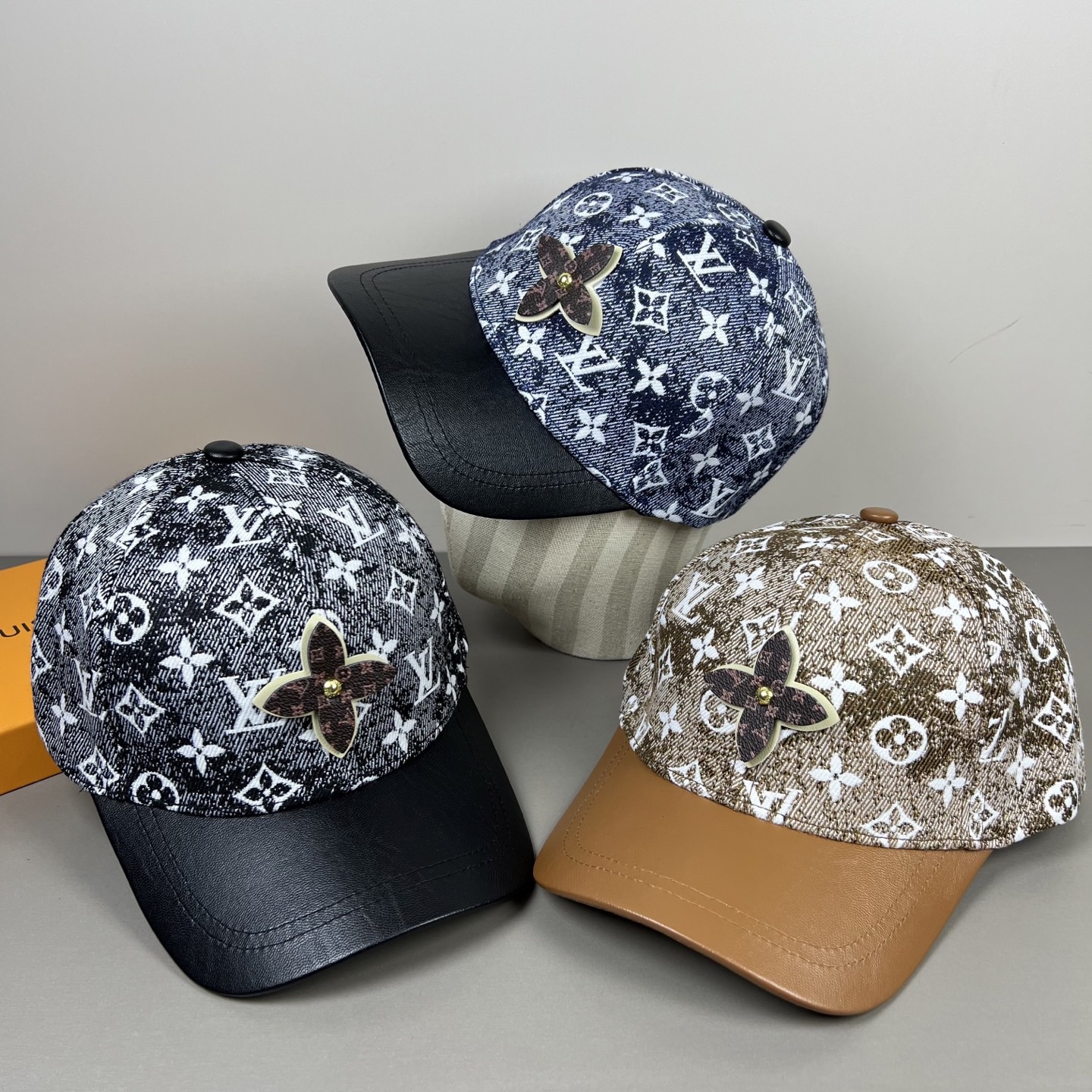 高仿LV Monogram 牛仔壓紋棒球帽| 7 高仿LV Monogram 牛仔壓紋棒球帽