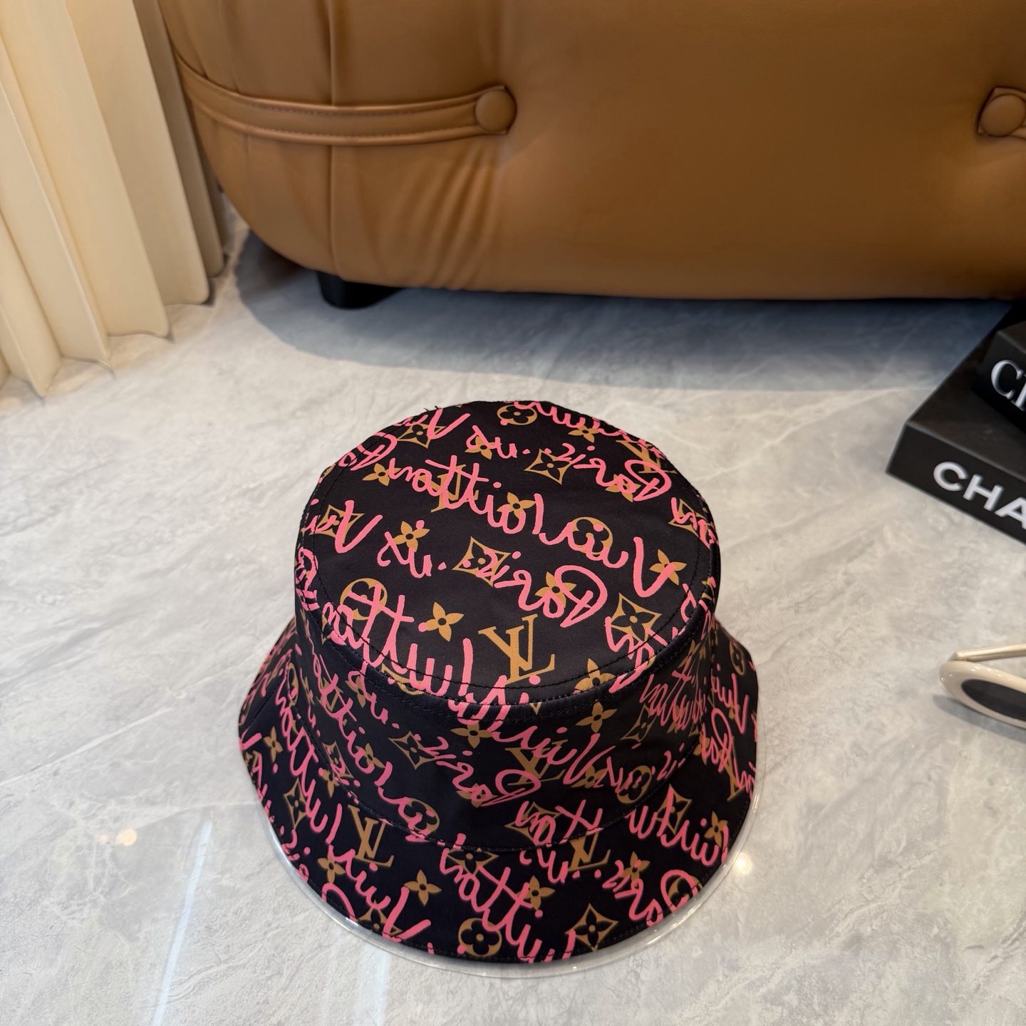 原單LV 黑色Graffiti Monogram 漁夫帽| 6 原單LV 黑色Graffiti Monogram 漁夫帽