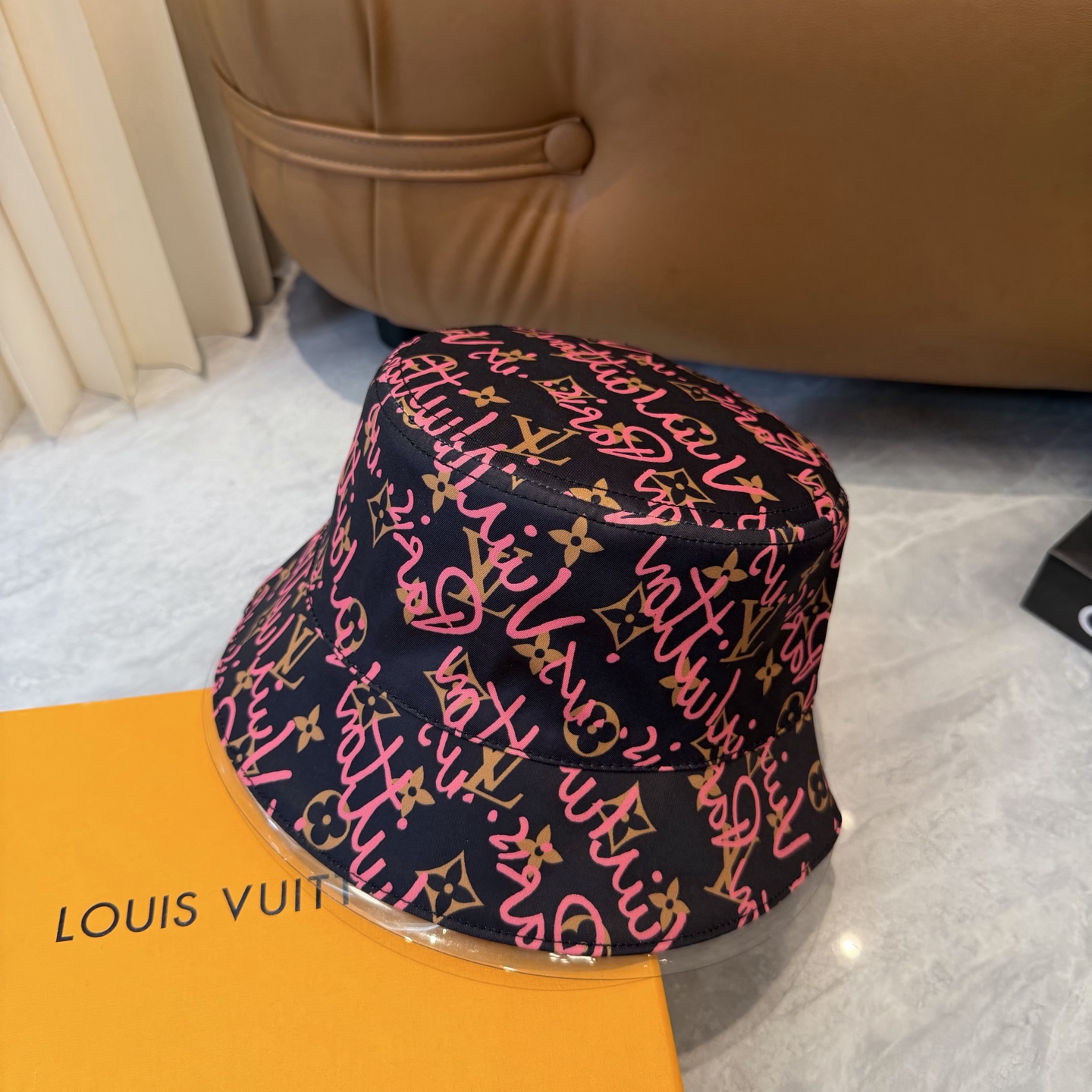 原單LV 黑色Graffiti Monogram 漁夫帽| 9 原單LV 黑色Graffiti Monogram 漁夫帽