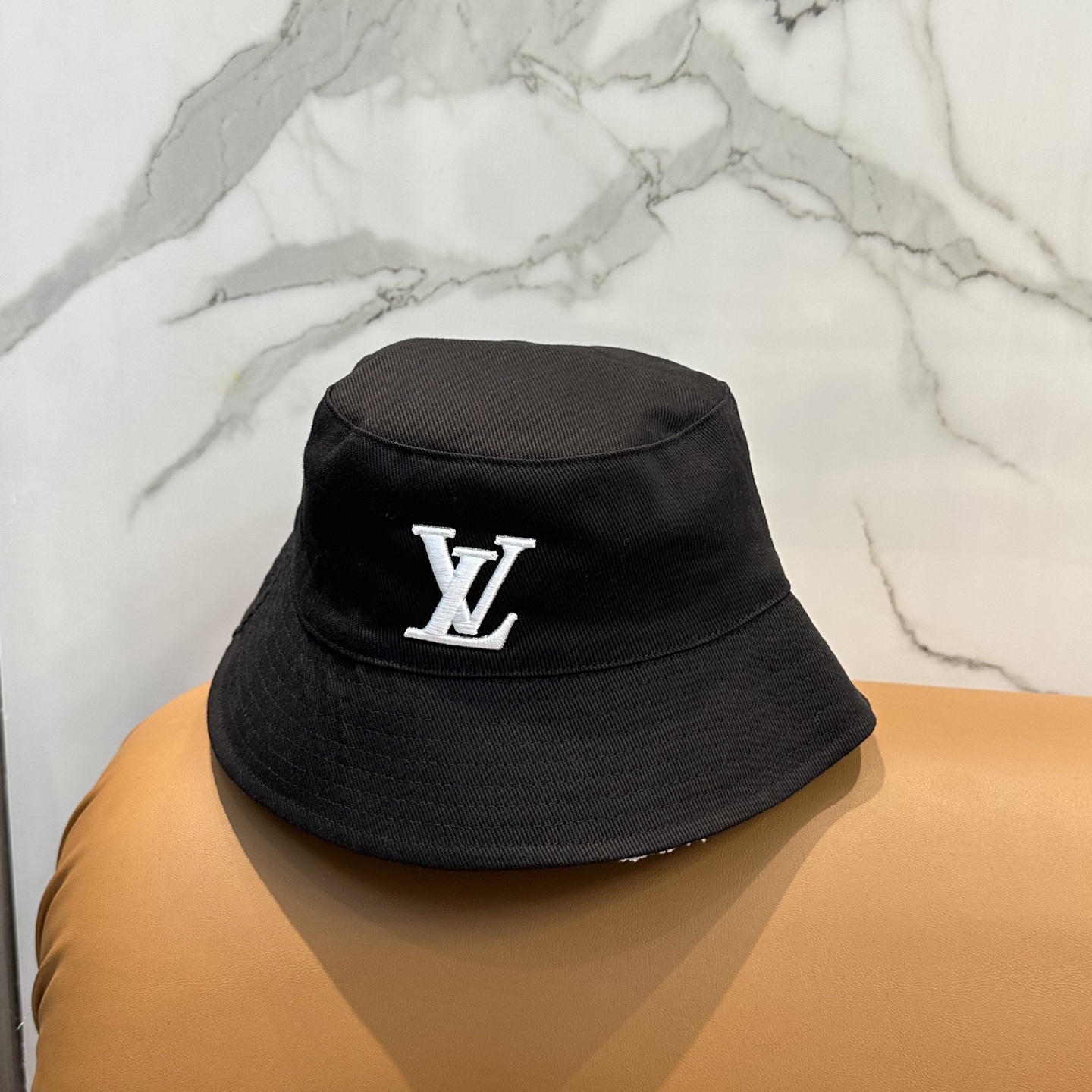 A貨LV 雙面刺繡Logo 黑色漁夫帽| 8 A貨LV 雙面刺繡Logo 黑色漁夫帽