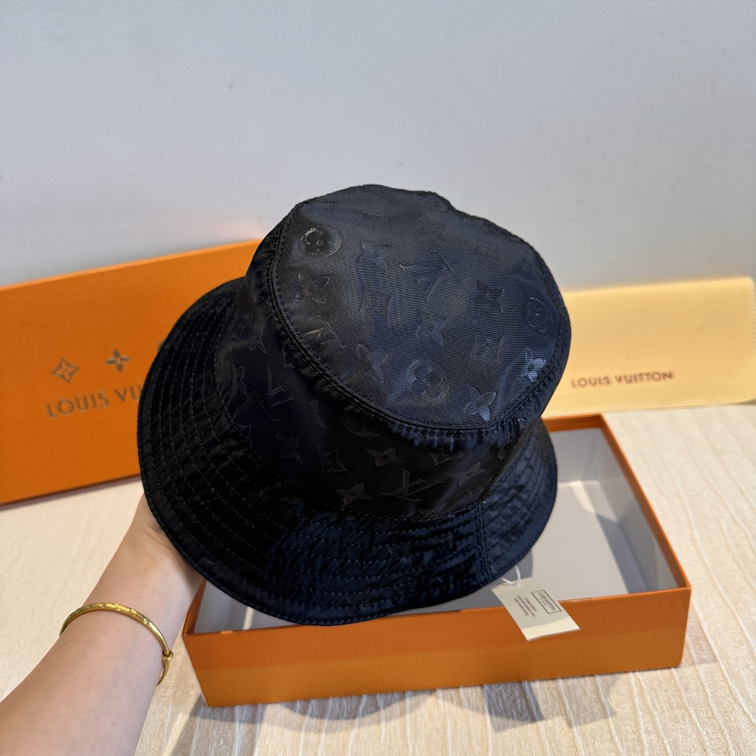 LV一比一黑色壓紋漁夫帽精品百搭休閒帽款| 12 LV一比一黑色壓紋漁夫帽精品百搭休閒帽款