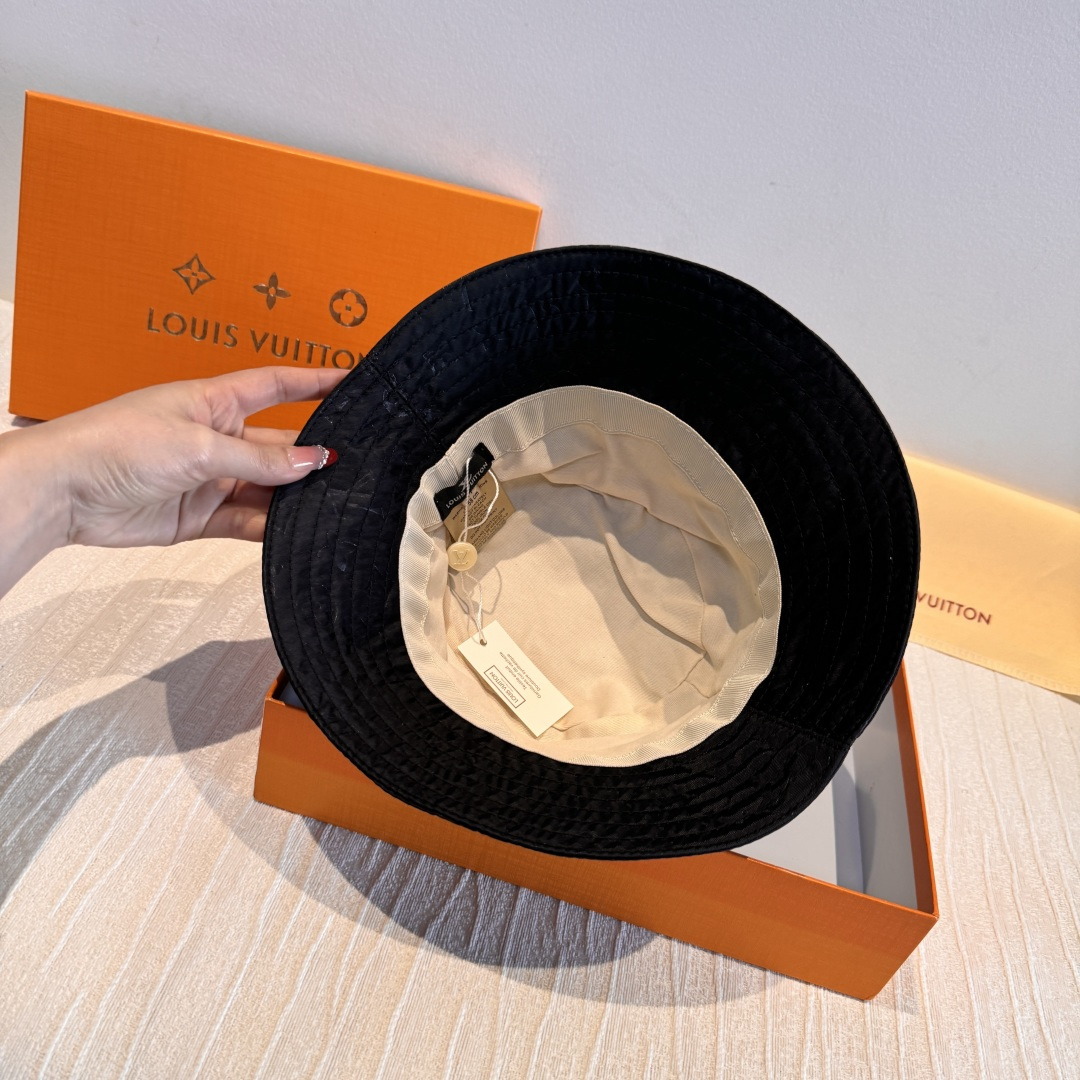 LV一比一黑色壓紋漁夫帽精品百搭休閒帽款| 10 LV一比一黑色壓紋漁夫帽精品百搭休閒帽款