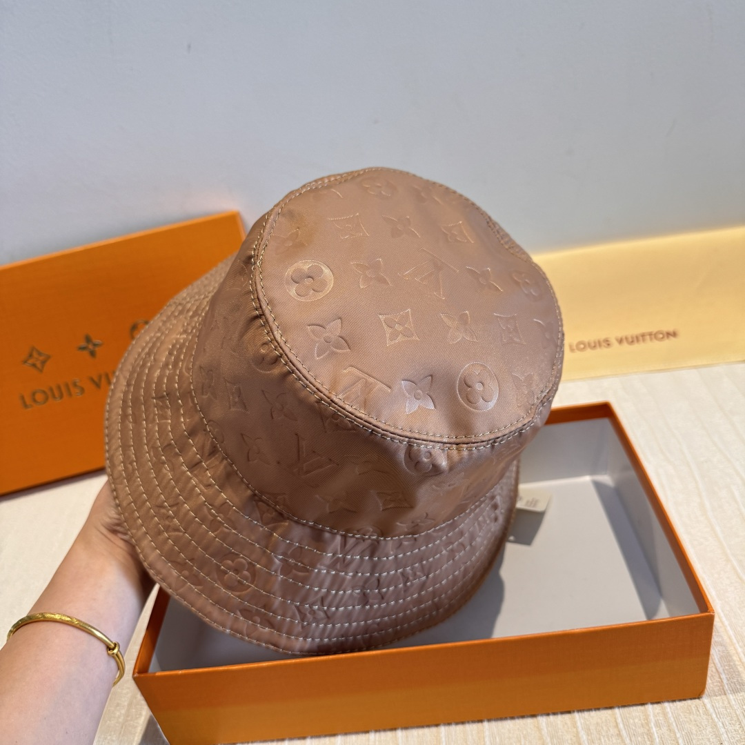 LV原單棕色壓紋漁夫帽高端精品休閒帽款| 11 LV原單棕色壓紋漁夫帽高端精品休閒帽款