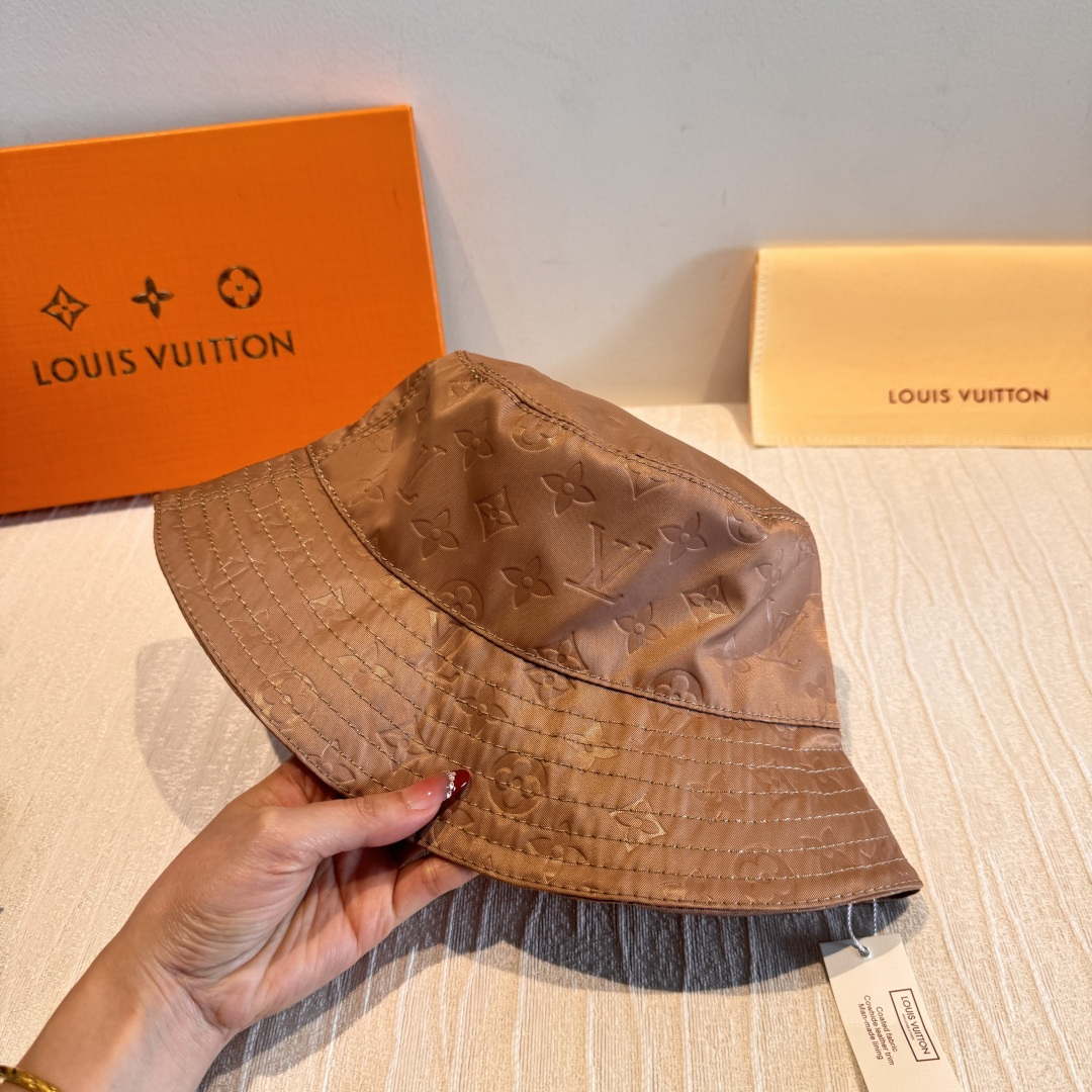 LV原單棕色壓紋漁夫帽高端精品休閒帽款| 8 LV原單棕色壓紋漁夫帽高端精品休閒帽款