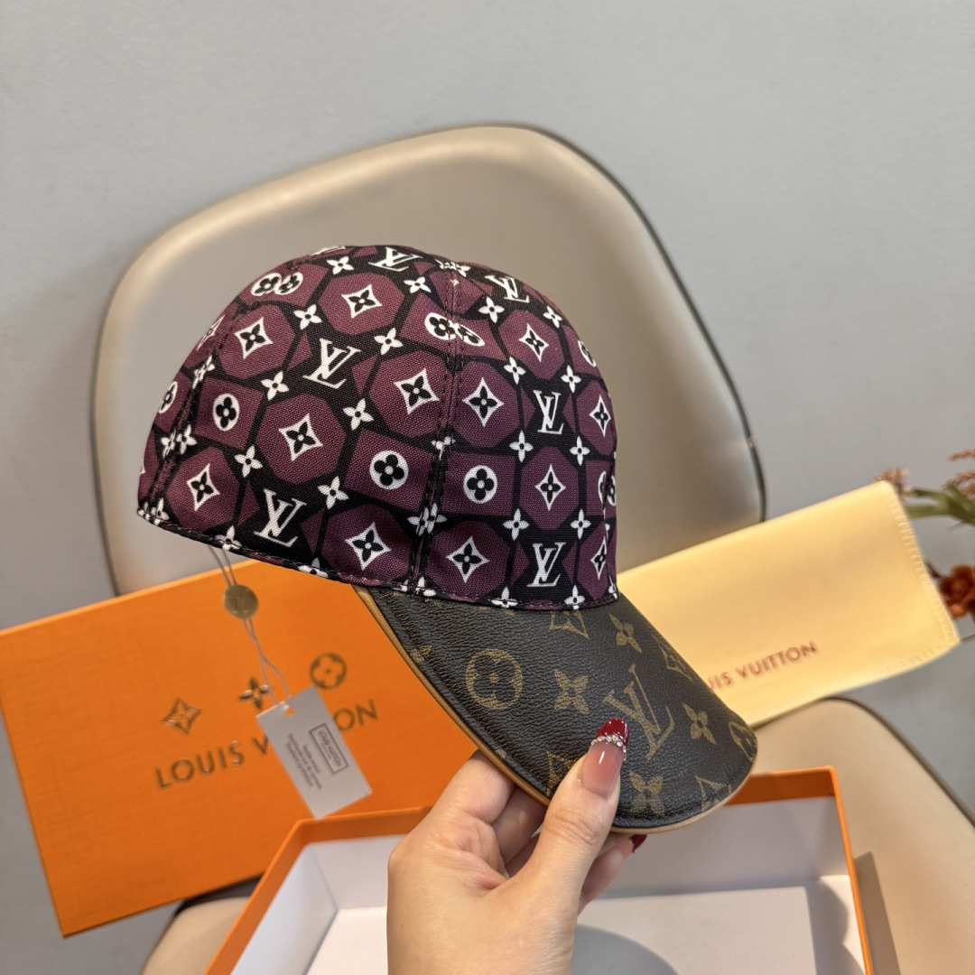 LV一比一酒紅幾何Monogram棒球帽精品休閒款| 13 LV一比一酒紅幾何Monogram棒球帽精品休閒款