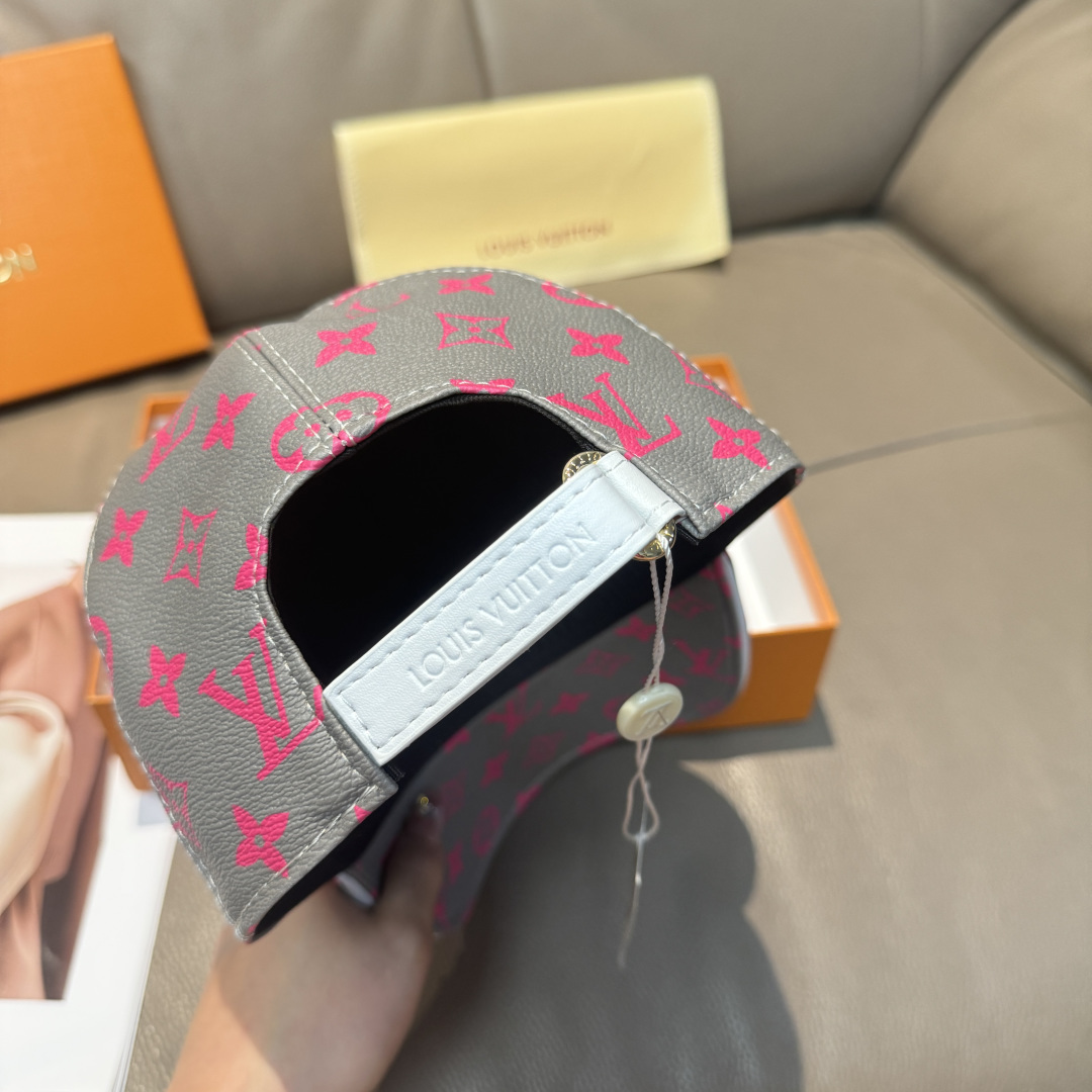 LV高仿灰粉Monogram棒球帽時尚精品男女款| 8 LV高仿灰粉Monogram棒球帽時尚精品男女款