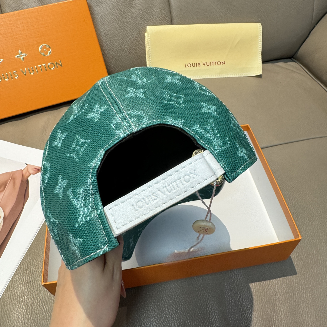 LV高仿墨綠Monogram壓紋棒球帽潮流百搭鴨舌帽| 8 LV高仿墨綠Monogram壓紋棒球帽潮流百搭鴨舌帽