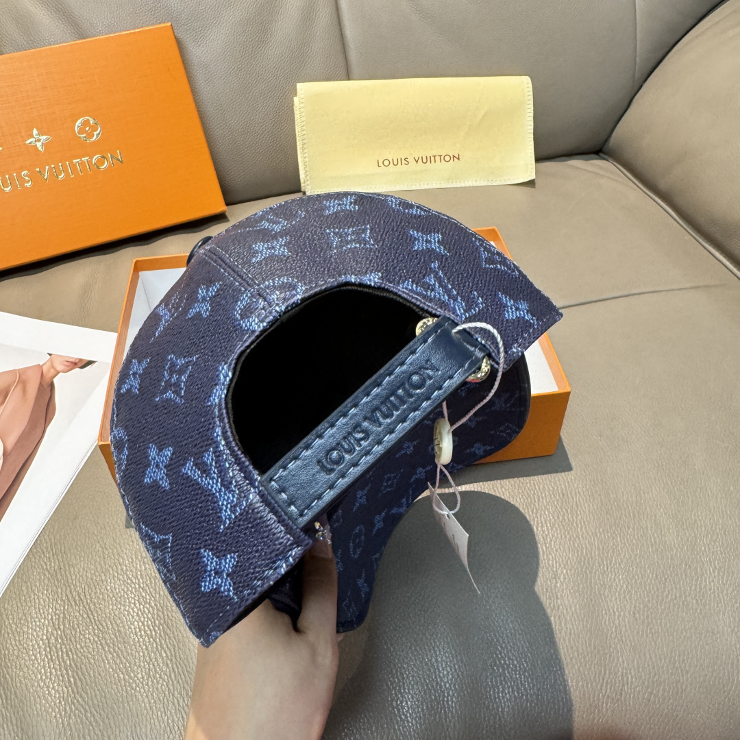 LV原單深藍Monogram壓紋鴨舌帽精品休閒帽| 8 LV原單深藍Monogram壓紋鴨舌帽精品休閒帽