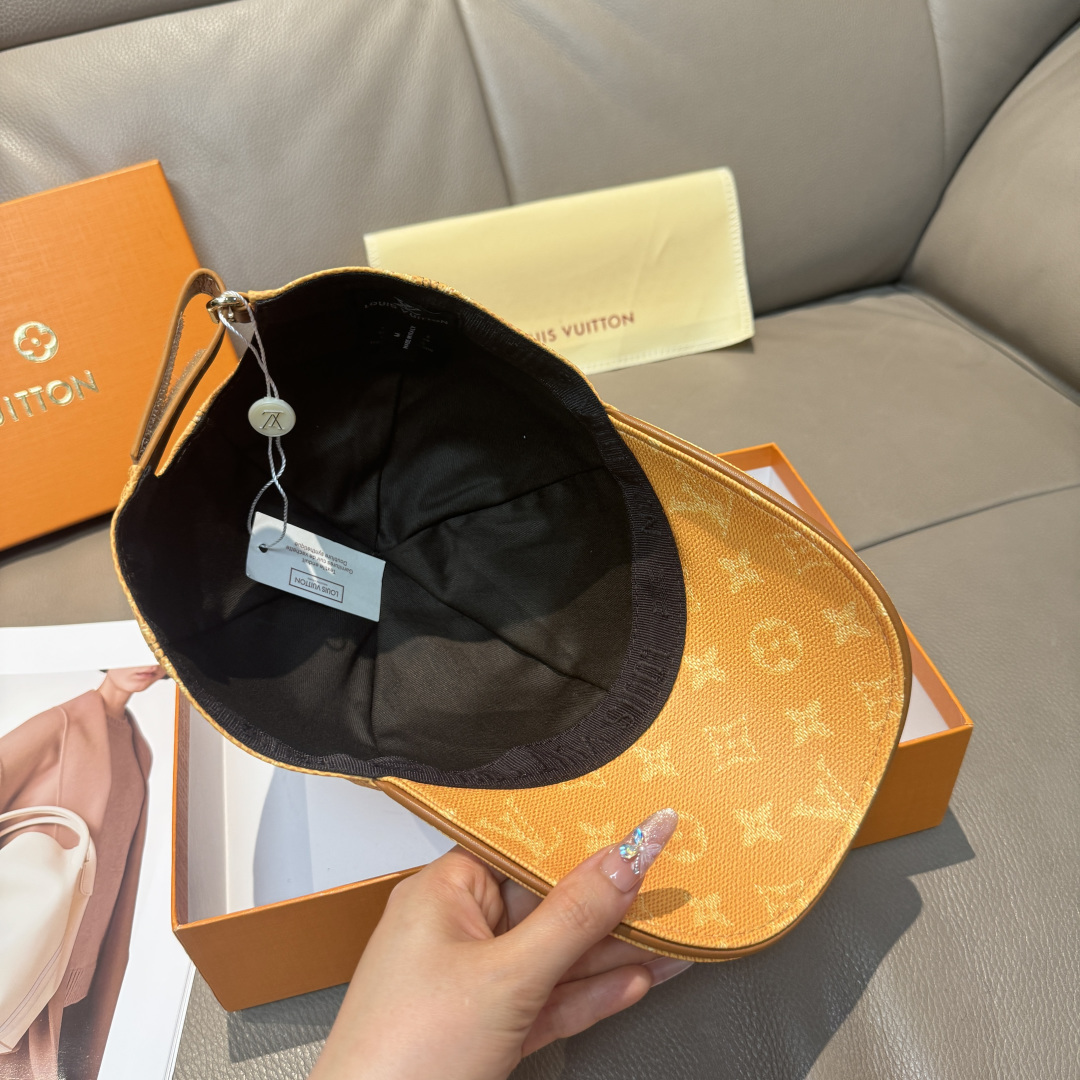LV一比一黃色Monogram壓紋精品棒球帽| 10 LV一比一黃色Monogram壓紋精品棒球帽