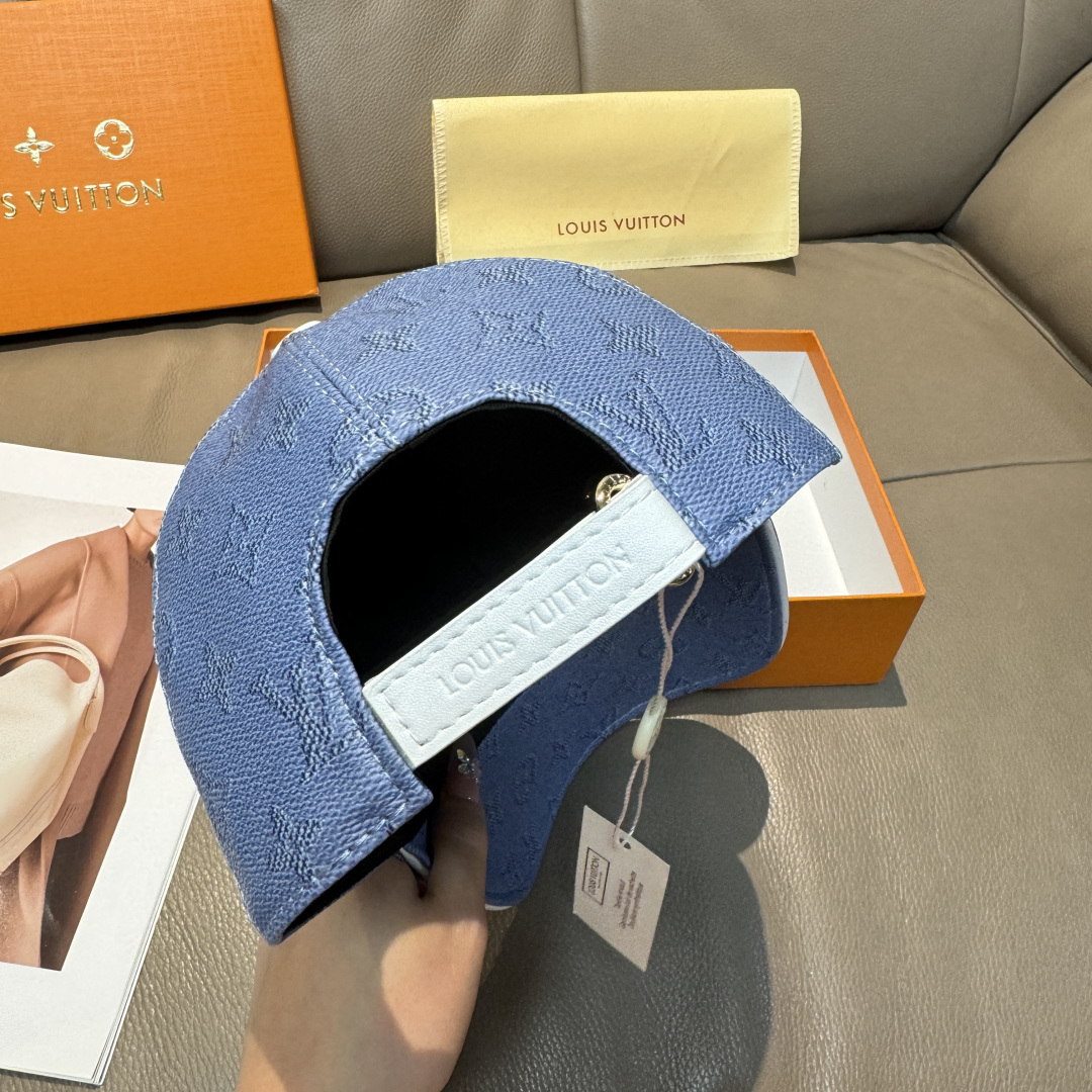 LV高仿淡紫Monogram壓紋鴨舌帽精品帽款| 8 LV高仿淡紫Monogram壓紋鴨舌帽精品帽款