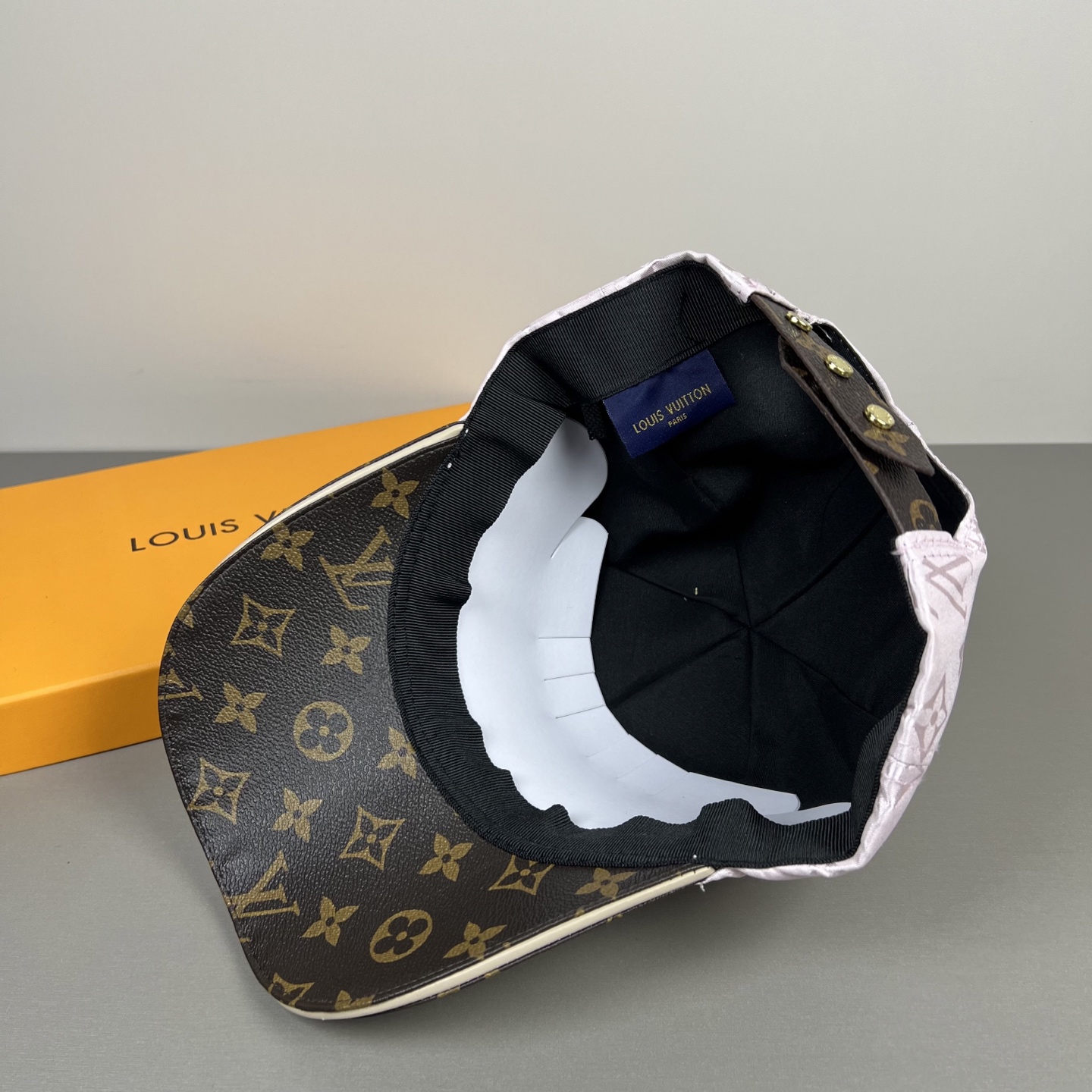 LV高仿Monogram拼接老花棒球帽粉紫配色精品帽| 9 LV高仿Monogram拼接老花棒球帽粉紫配色精品帽