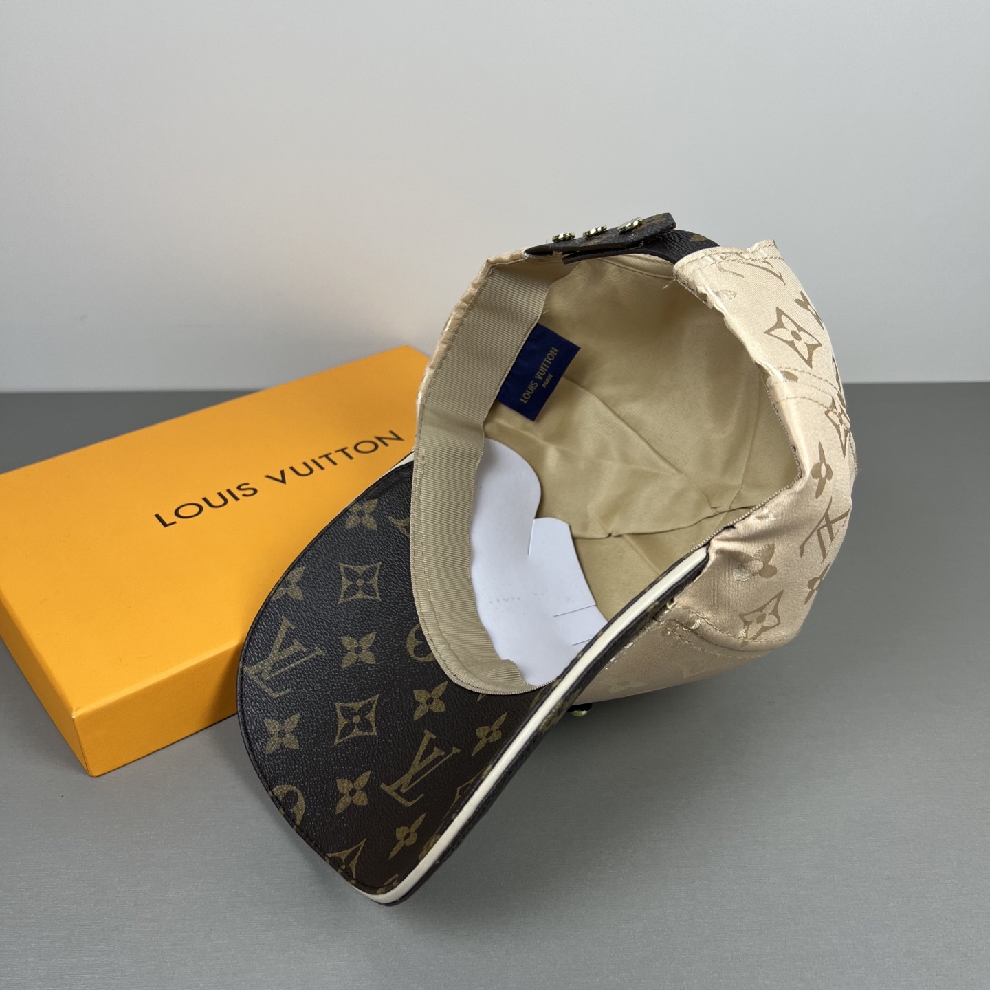 一比一LV老花拼接棒球帽香檳金精品休閒帽| 10 一比一LV老花拼接棒球帽香檳金精品休閒帽