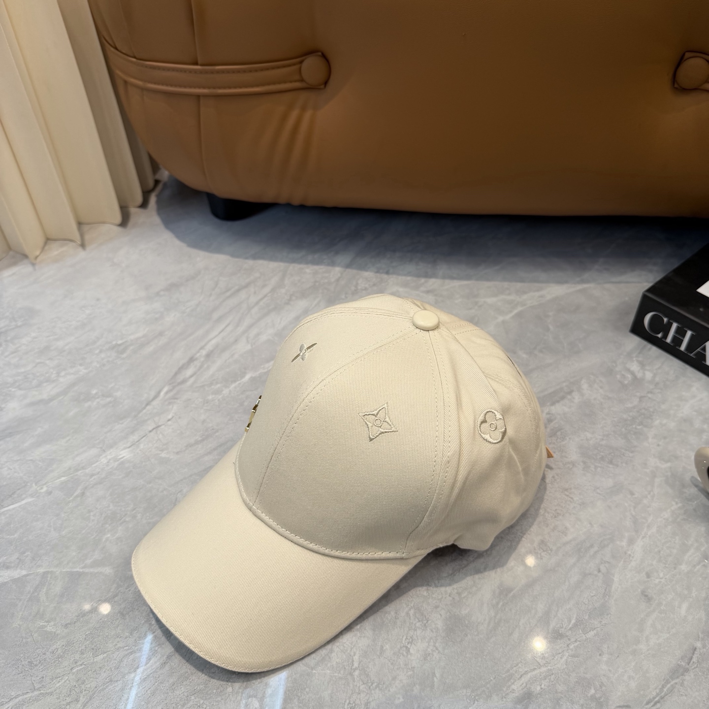 LV高仿奶油白極簡棒球帽精品百搭鴨舌帽| 10 LV高仿奶油白極簡棒球帽精品百搭鴨舌帽