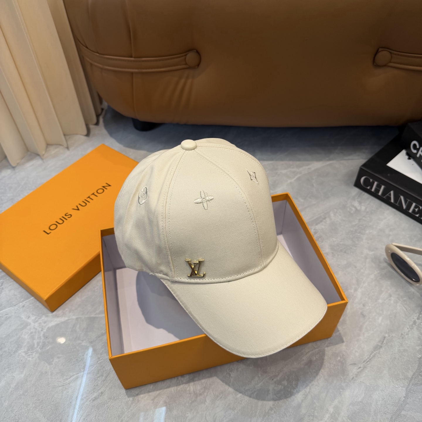 LV高仿奶油白極簡棒球帽精品百搭鴨舌帽| 8 LV高仿奶油白極簡棒球帽精品百搭鴨舌帽