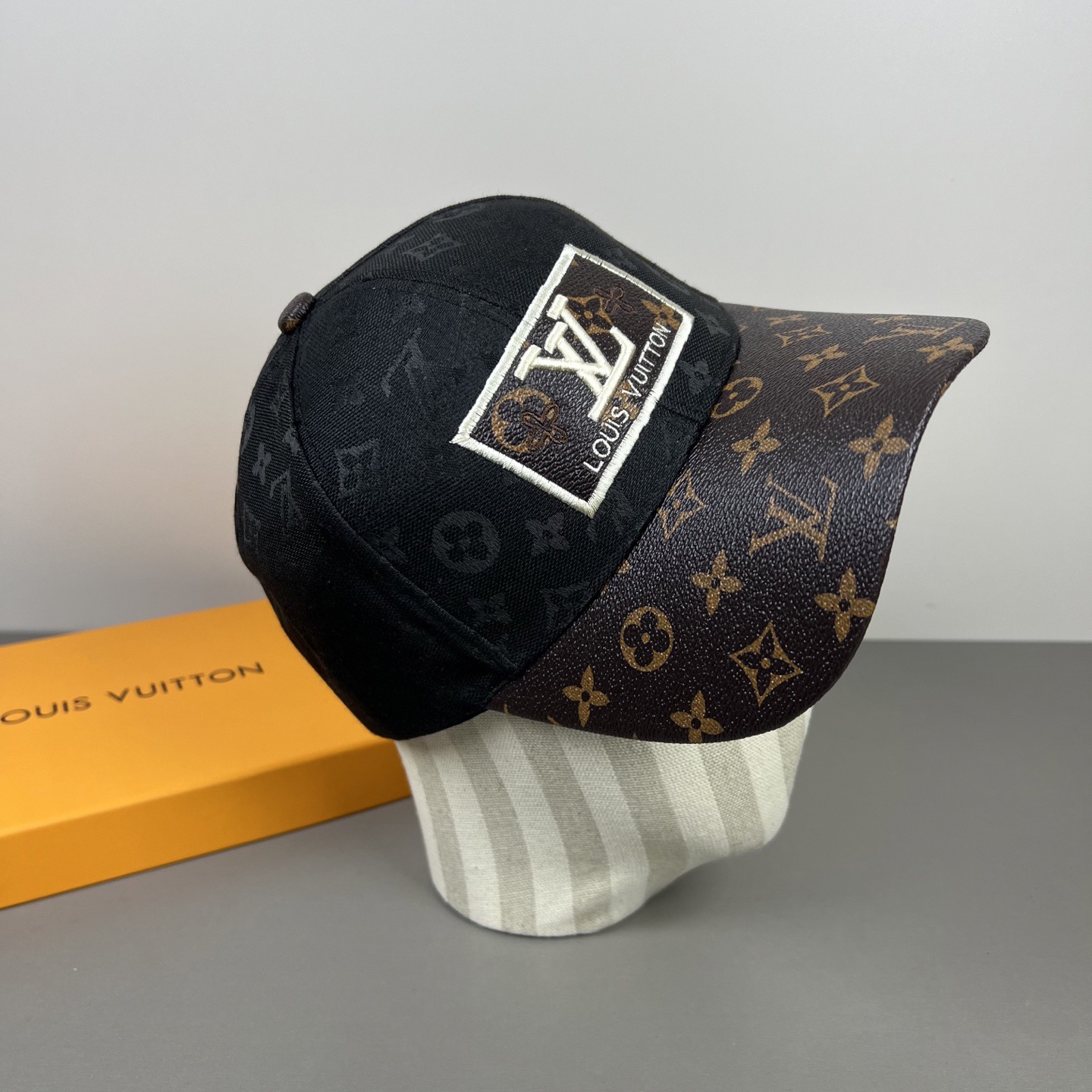 LV原單黑色Monogram棒球帽精品街頭休閒帽| 12 LV原單黑色Monogram棒球帽精品街頭休閒帽