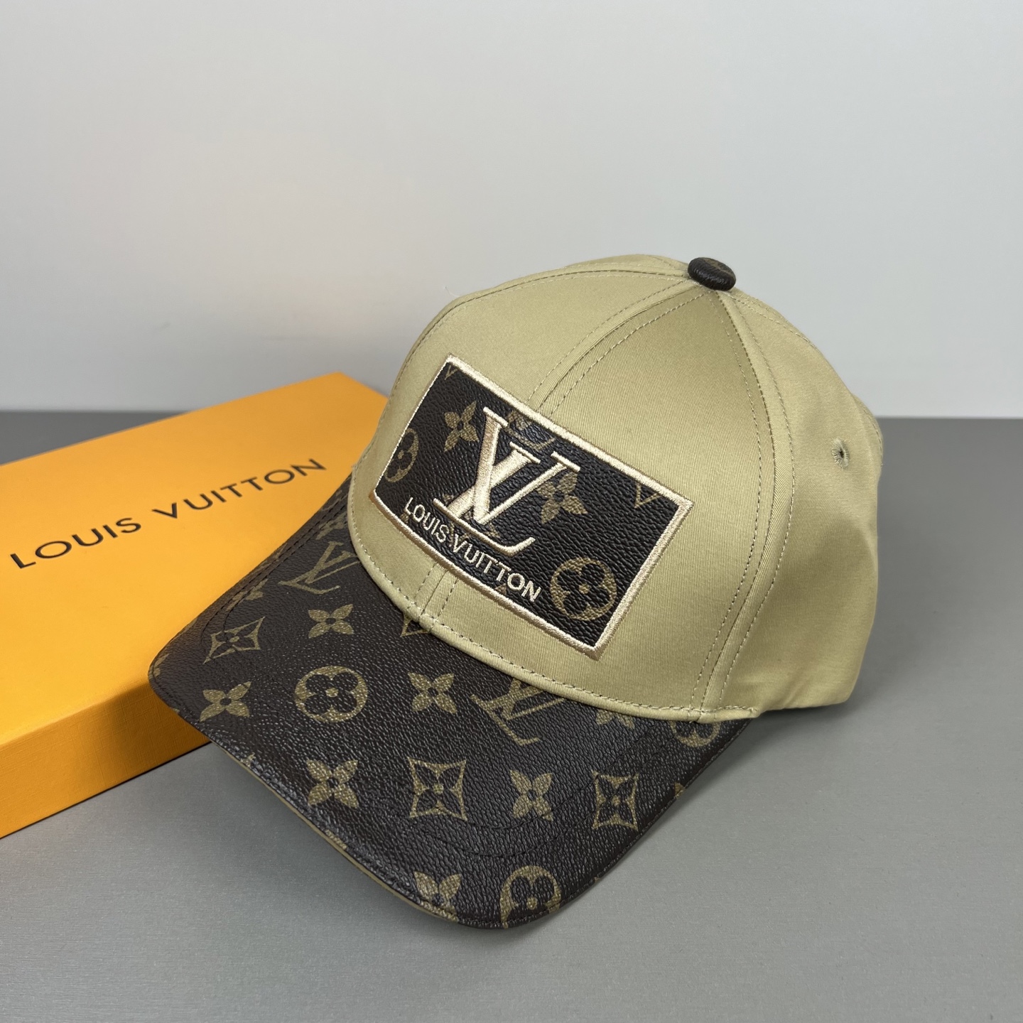 LV一比一卡其色Monogram拼接精品棒球帽| 12 LV一比一卡其色Monogram拼接精品棒球帽