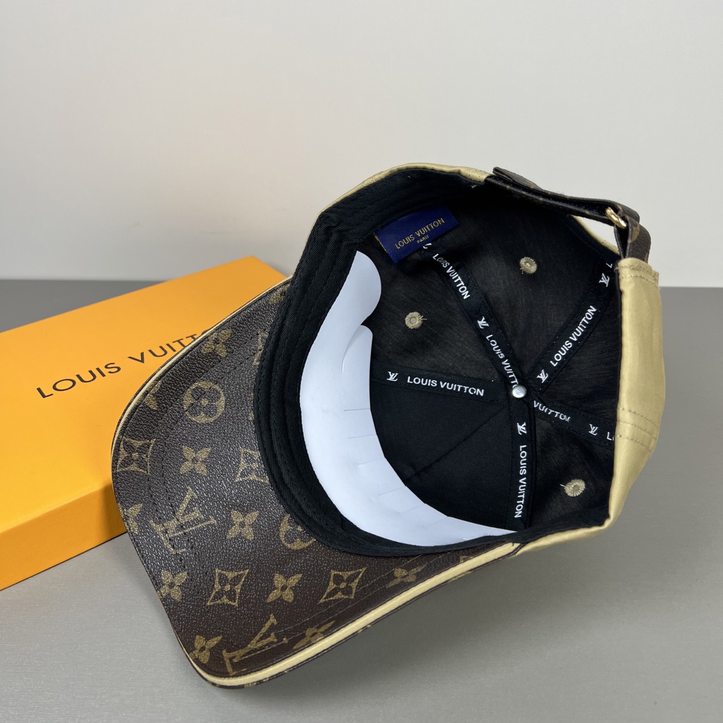 LV一比一卡其色Monogram拼接精品棒球帽| 10 LV一比一卡其色Monogram拼接精品棒球帽