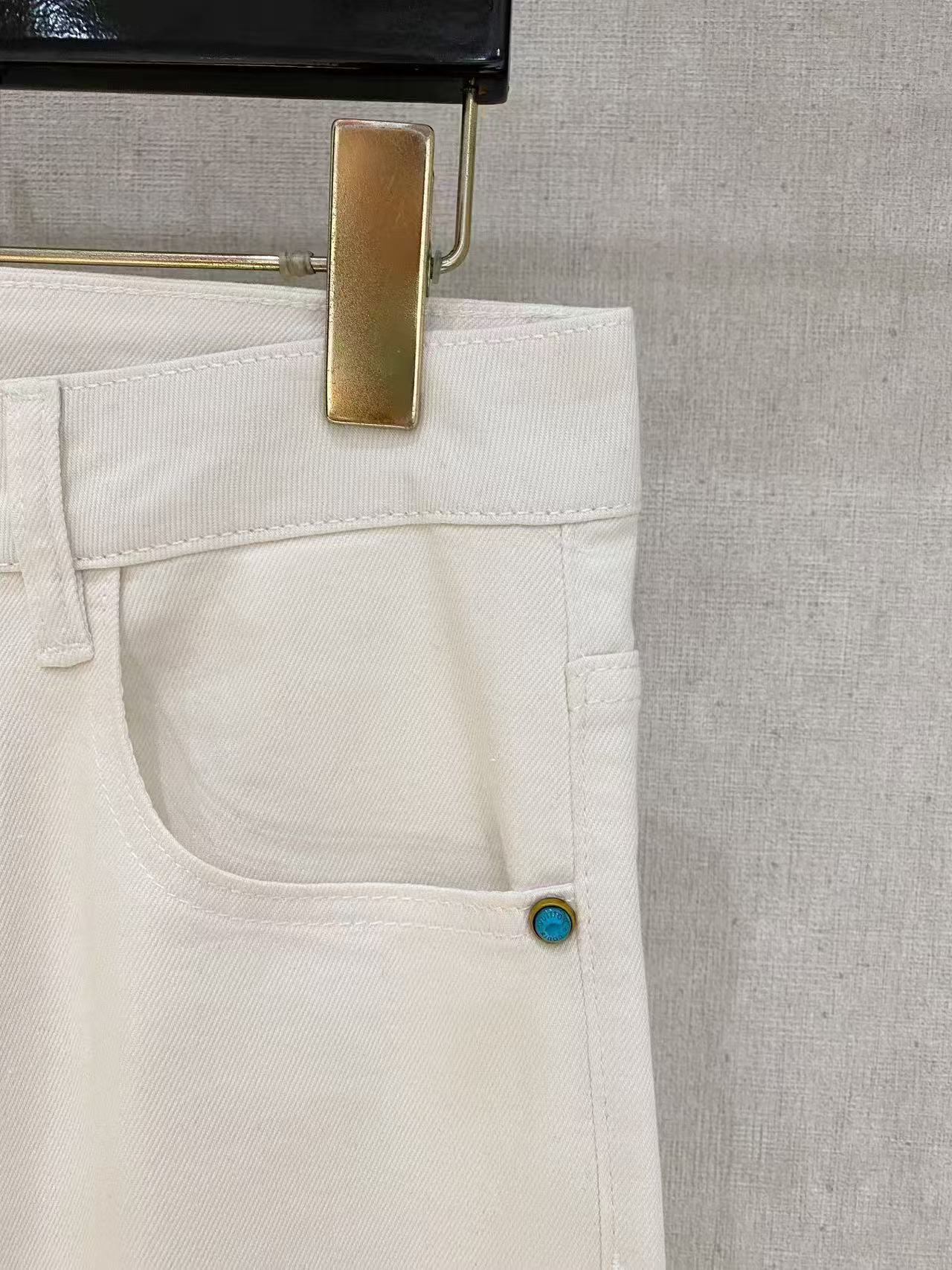 LV 高仿 男款 白色牛仔褲 高級簡約直筒設計 百搭潮流長褲| 10 LV 高仿 男款 白色牛仔褲 高級簡約直筒設計 百搭潮流長褲