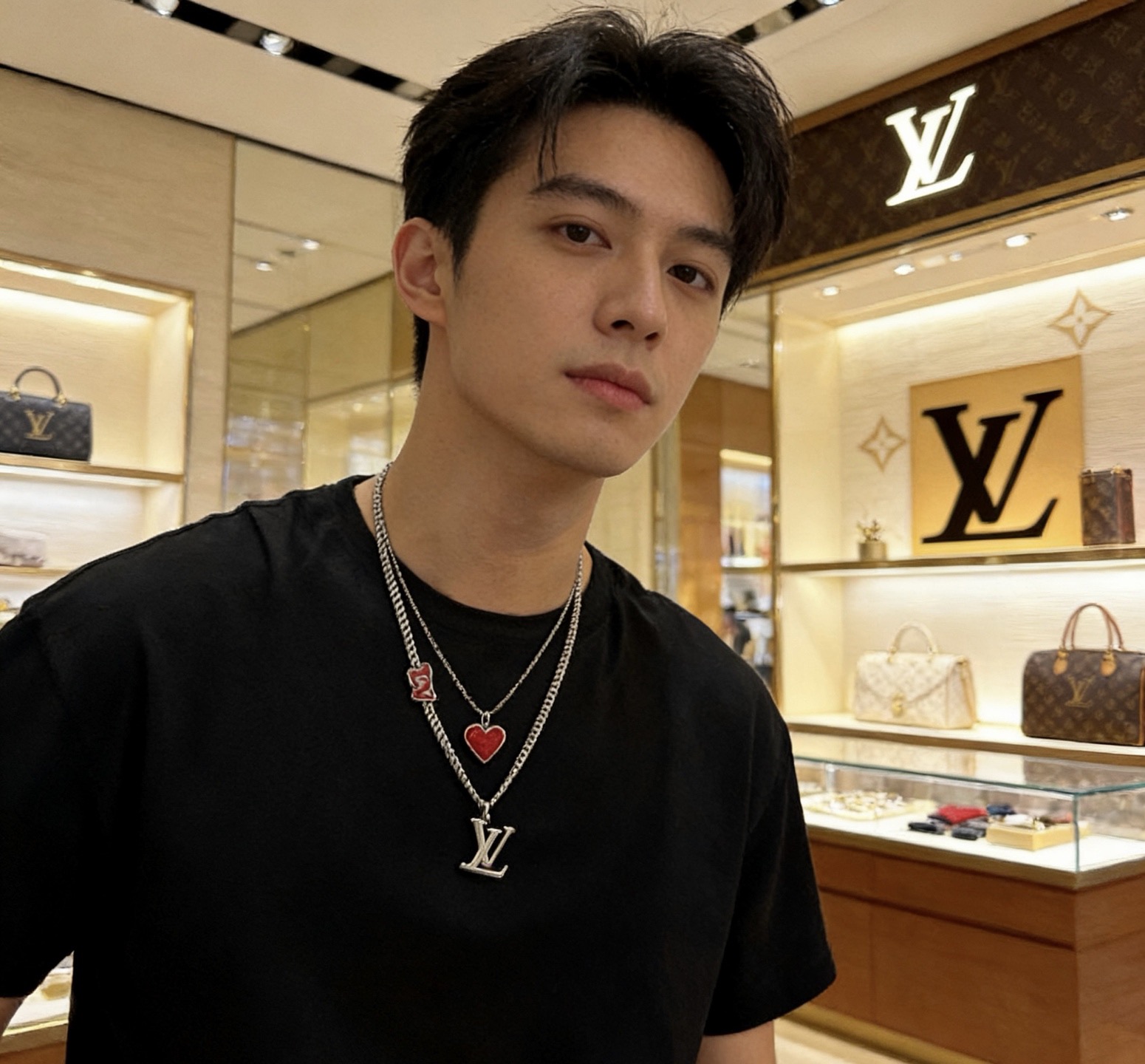 LV原單紅色大LOGO項鍊 粗鏈設計男款街頭潮流精品飾品| 7 LV原單紅色大LOGO項鍊 粗鏈設計男款街頭潮流精品飾品