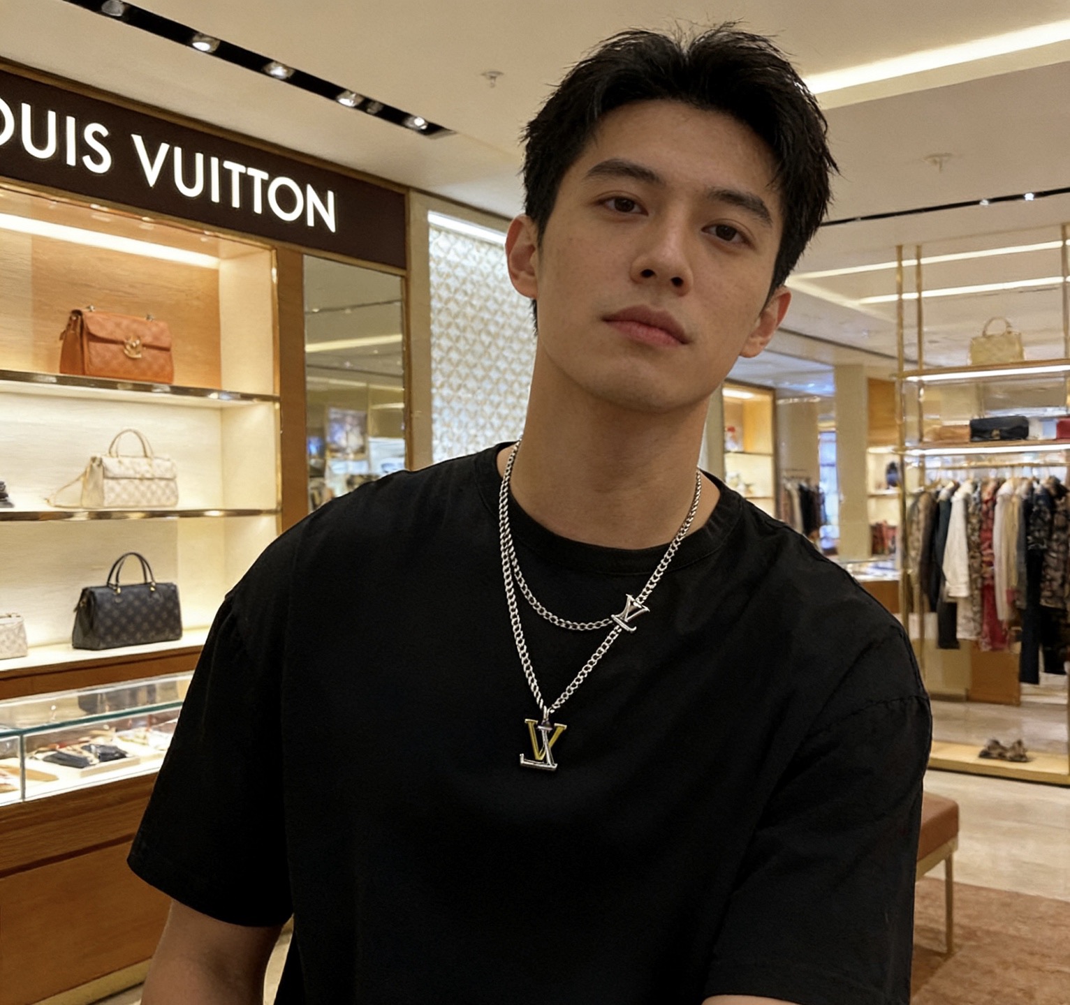 LV一比一雙鏈彩色LOGO項鍊 潮流疊戴設計男女同款精品飾品| 7 LV一比一雙鏈彩色LOGO項鍊 潮流疊戴設計男女同款精品飾品
