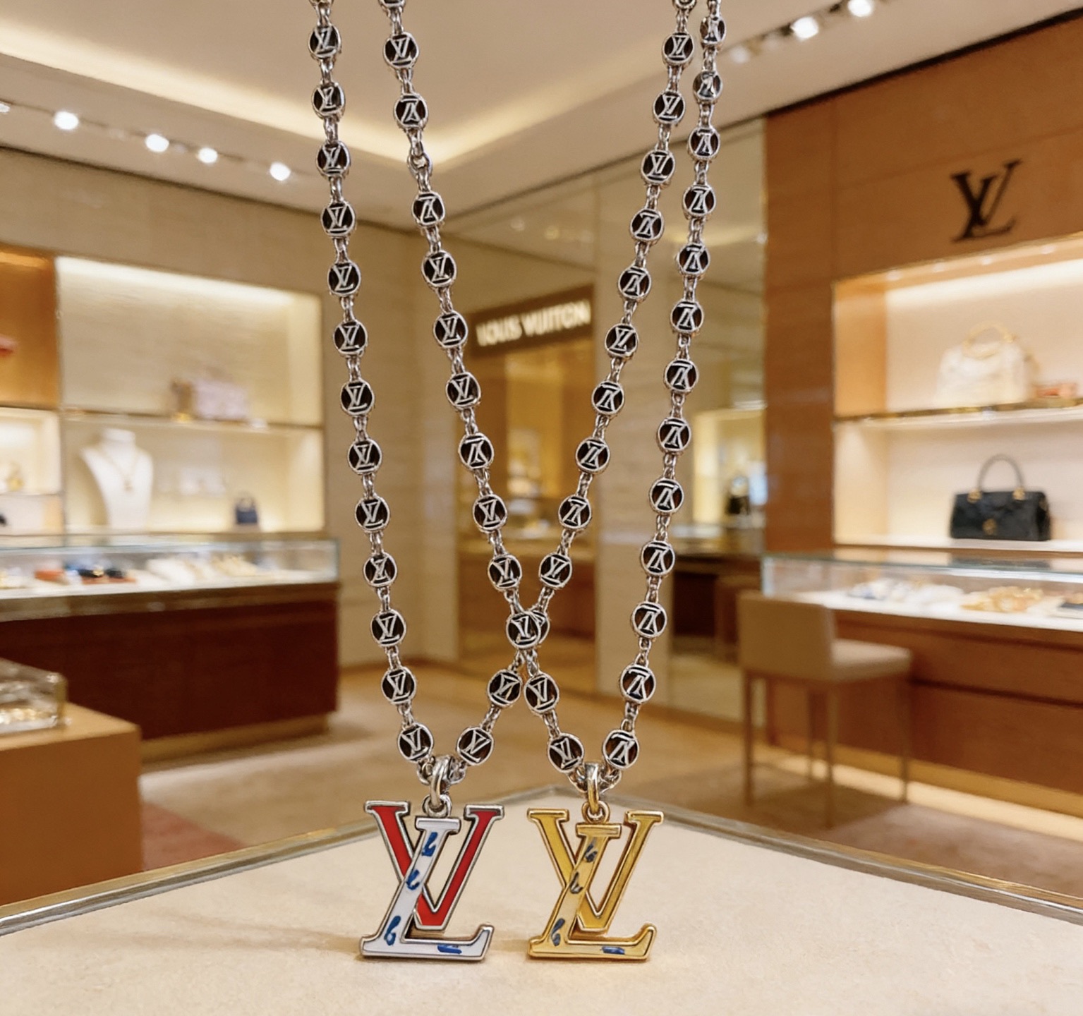 LV高仿圓珠LOGO長鏈項鍊 高級質感百搭男女精品飾品| 14 LV高仿圓珠LOGO長鏈項鍊 高級質感百搭男女精品飾品
