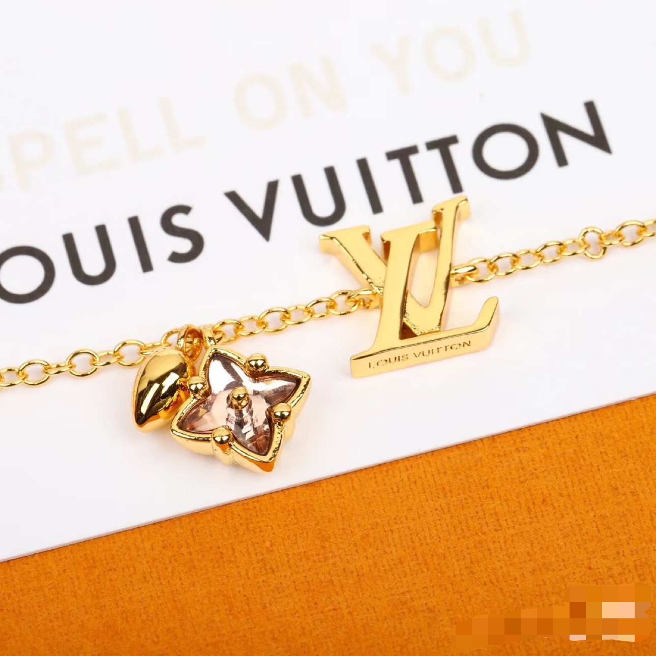 LV A貨雙吊墜拼接項鍊 金銀配色設計時尚百搭精品| 8 LV A貨雙吊墜拼接項鍊 金銀配色設計時尚百搭精品