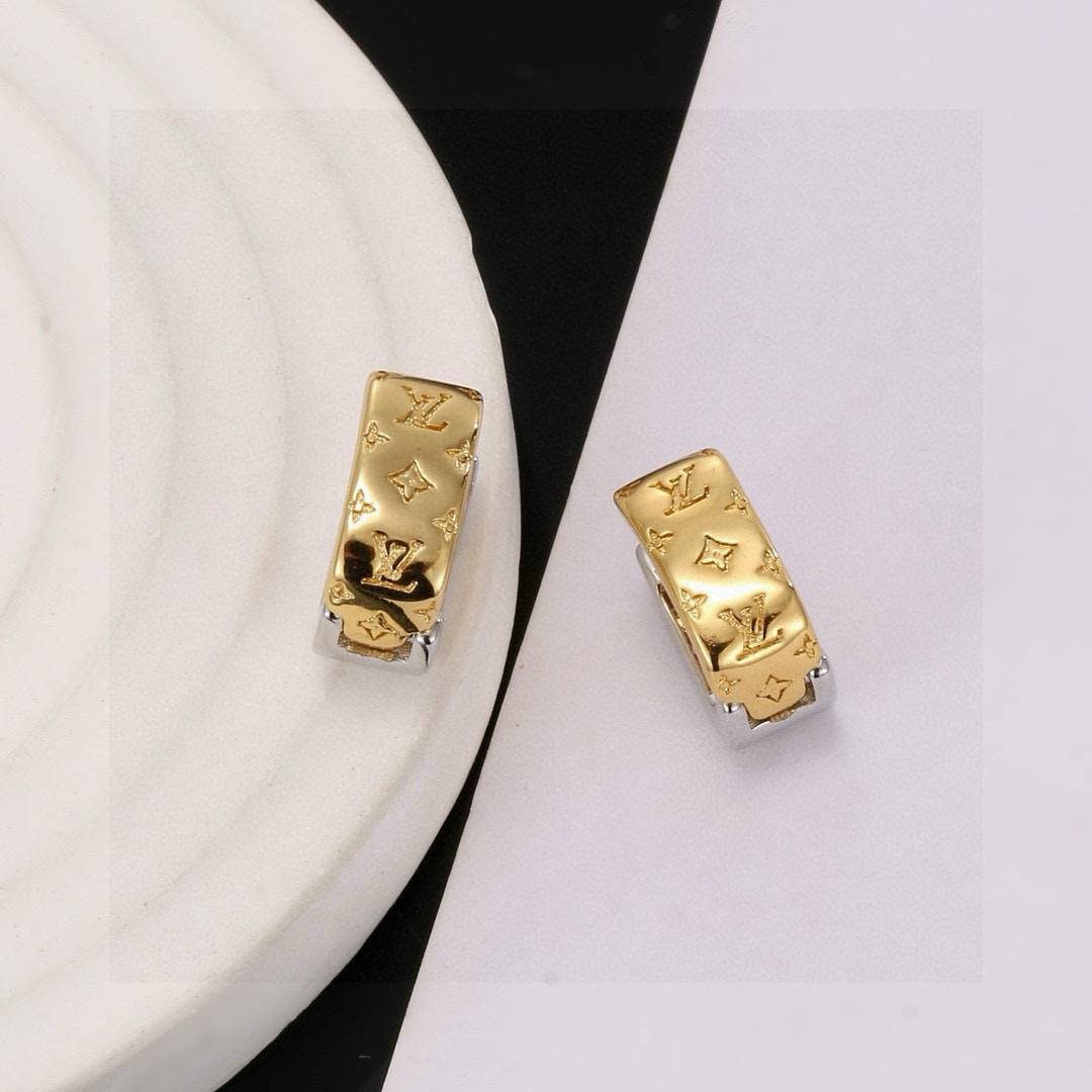 LV高仿金屬壓紋耳環 女款經典花紋高級飾品| 8 LV高仿金屬壓紋耳環 女款經典花紋高級飾品