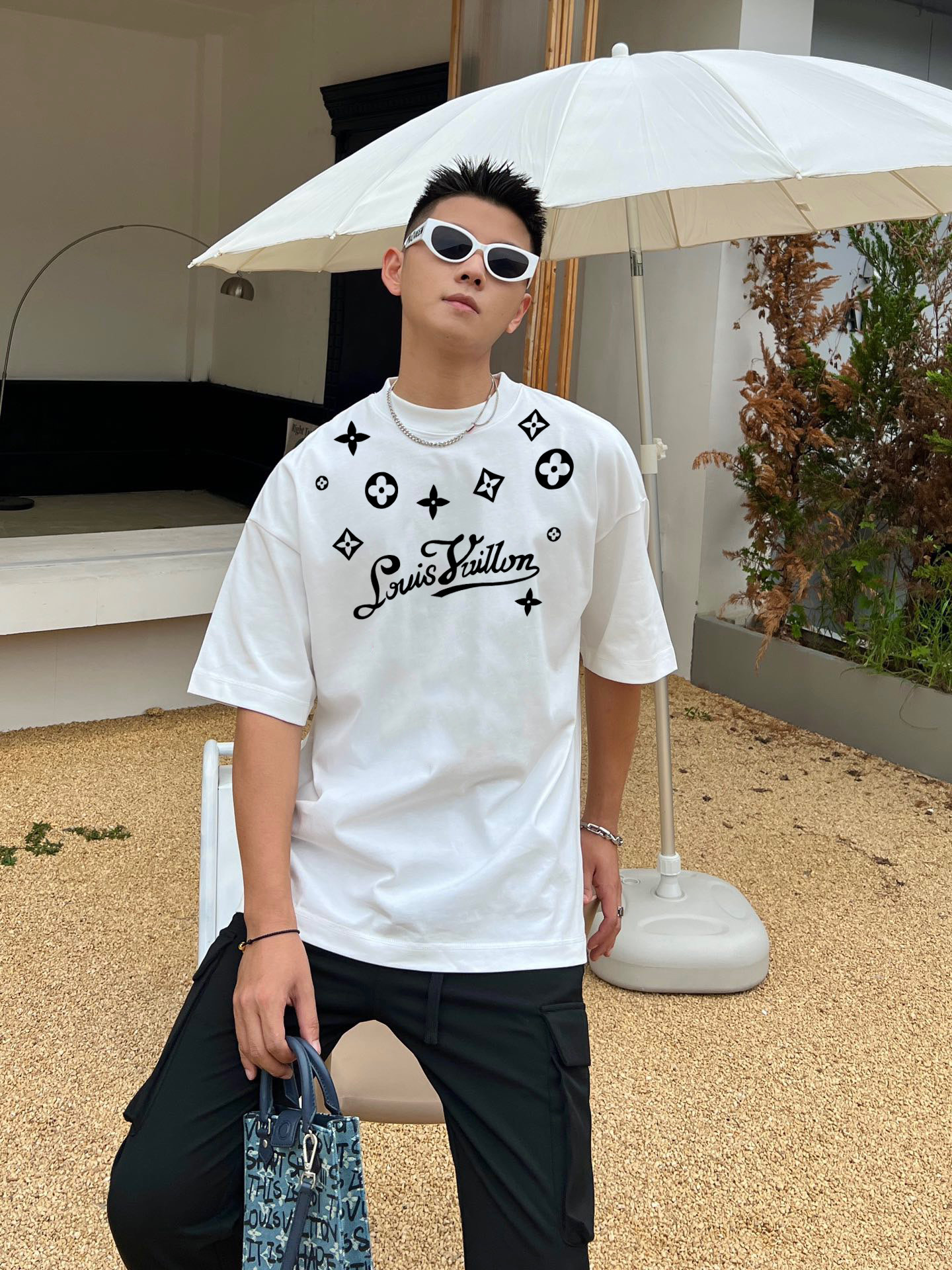 LV 高仿 男款 短袖T恤 字母印花設計 潮流休閒百搭款| 9 LV 高仿 男款 短袖T恤 字母印花設計 潮流休閒百搭款