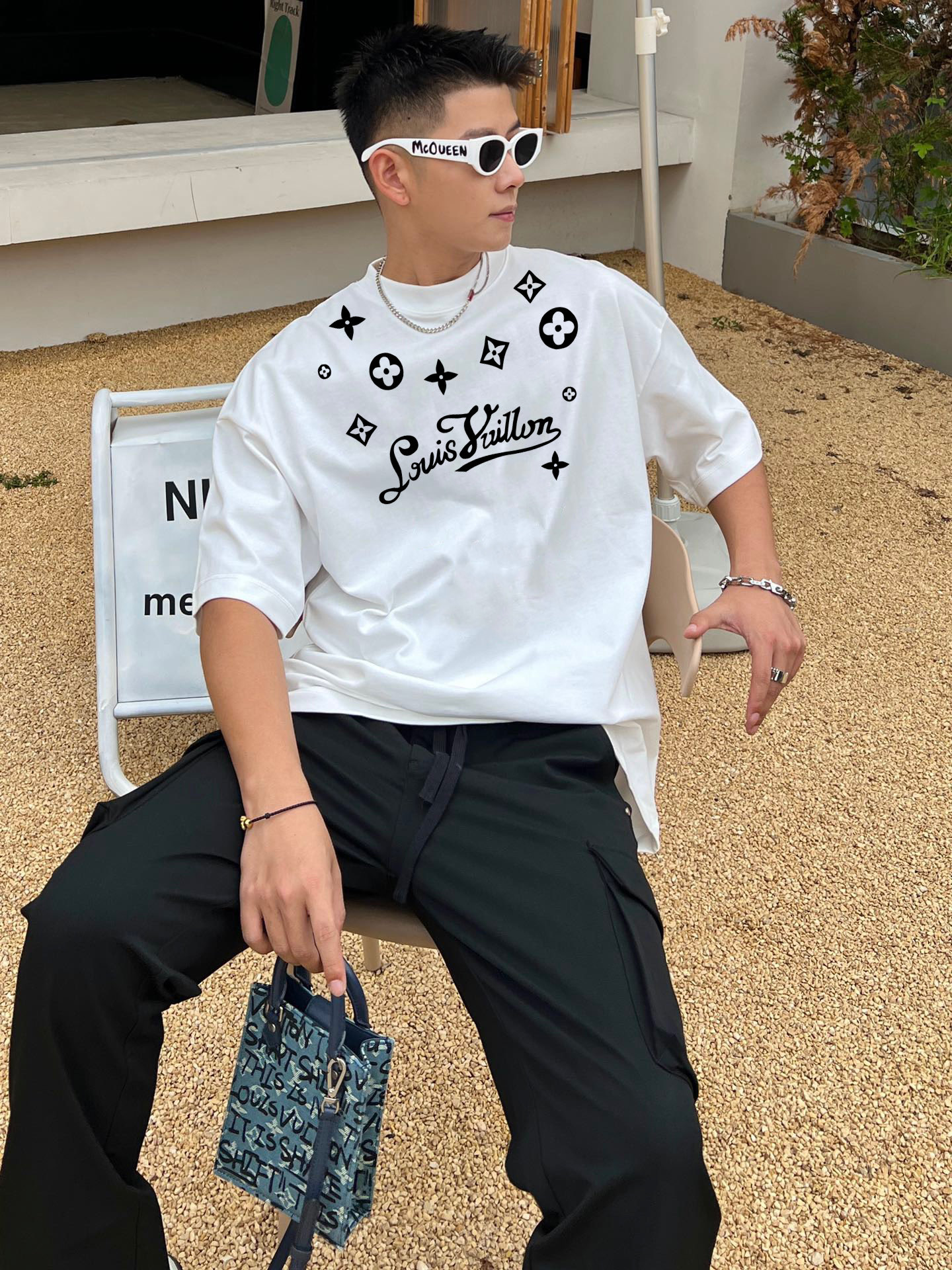 LV 高仿 男款 短袖T恤 字母印花設計 潮流休閒百搭款| 8 LV 高仿 男款 短袖T恤 字母印花設計 潮流休閒百搭款