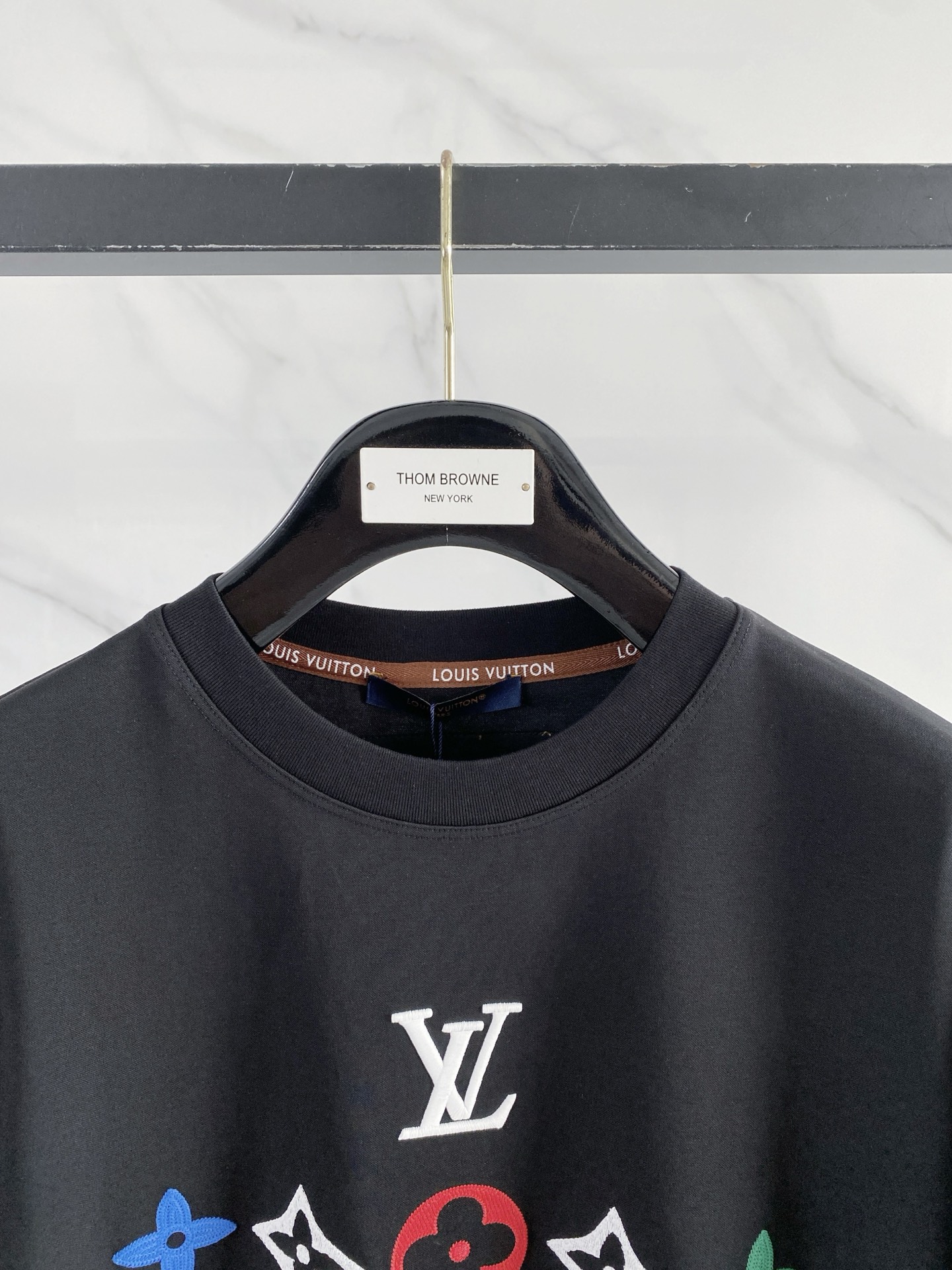 LV 一比一 男款 短袖T恤 彩色Monogram印花設計 時尚休閒款| 13 LV 一比一 男款 短袖T恤 彩色Monogram印花設計 時尚休閒款