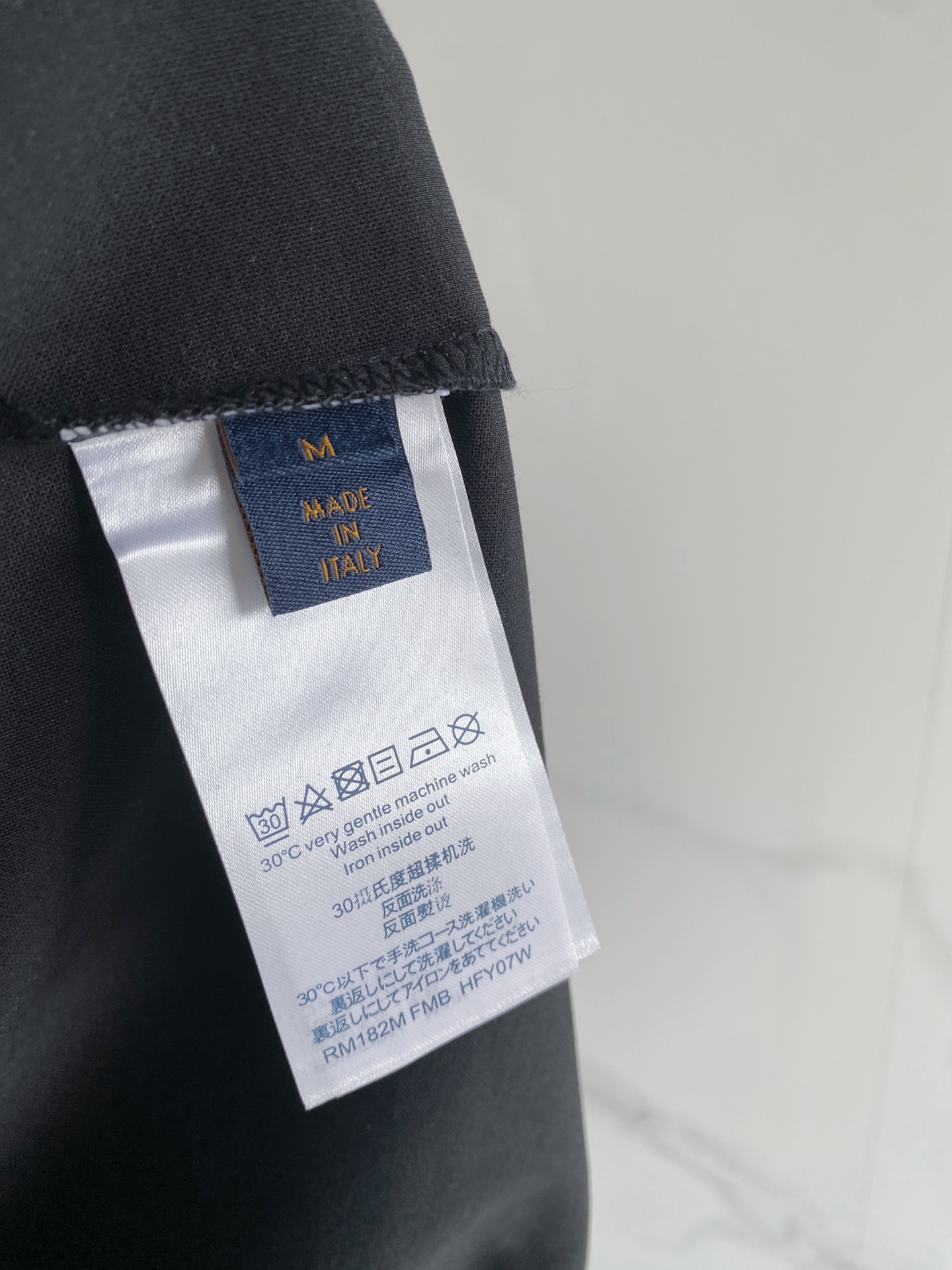 LV 一比一 男款 短袖T恤 彩色Monogram印花設計 時尚休閒款| 8 LV 一比一 男款 短袖T恤 彩色Monogram印花設計 時尚休閒款