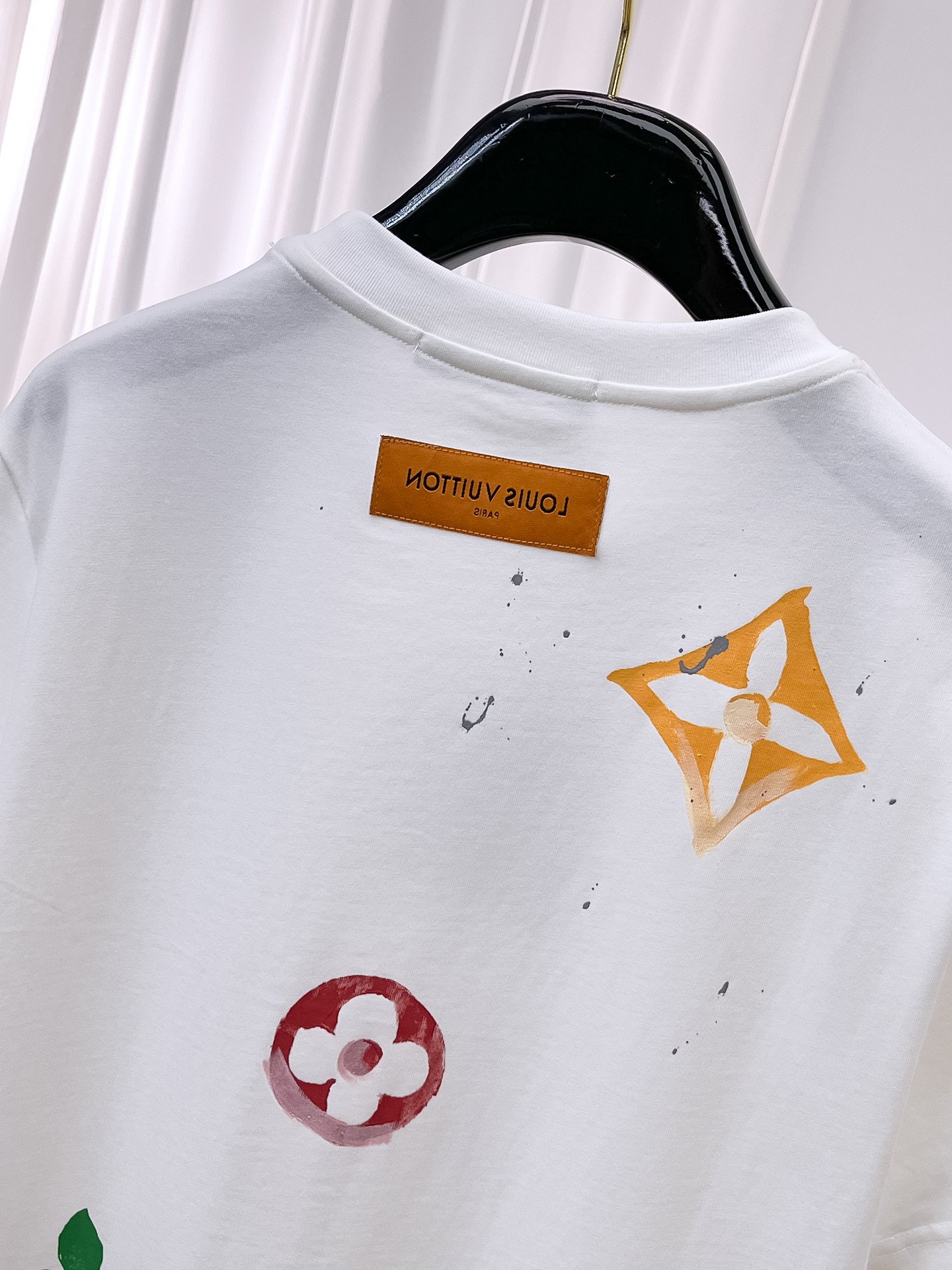 LV A貨 男款 彩色花卉Logo短袖T恤 百搭潮流休閒款| 8 LV A貨 男款 彩色花卉Logo短袖T恤 百搭潮流休閒款