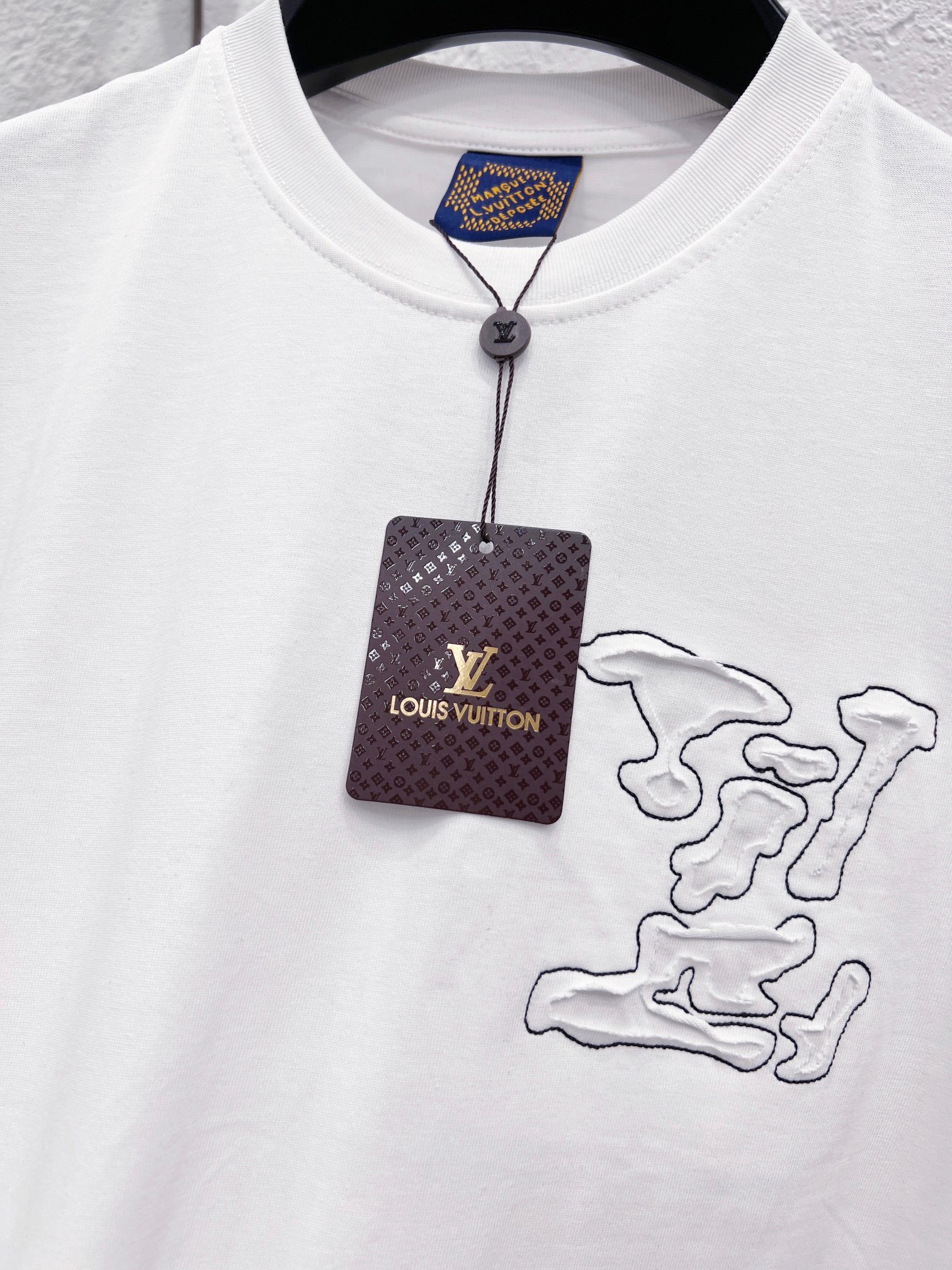 LV 原單男款立體LOGO短袖T恤 白色潮流休閒款| 13 LV 原單男款立體LOGO短袖T恤 白色潮流休閒款