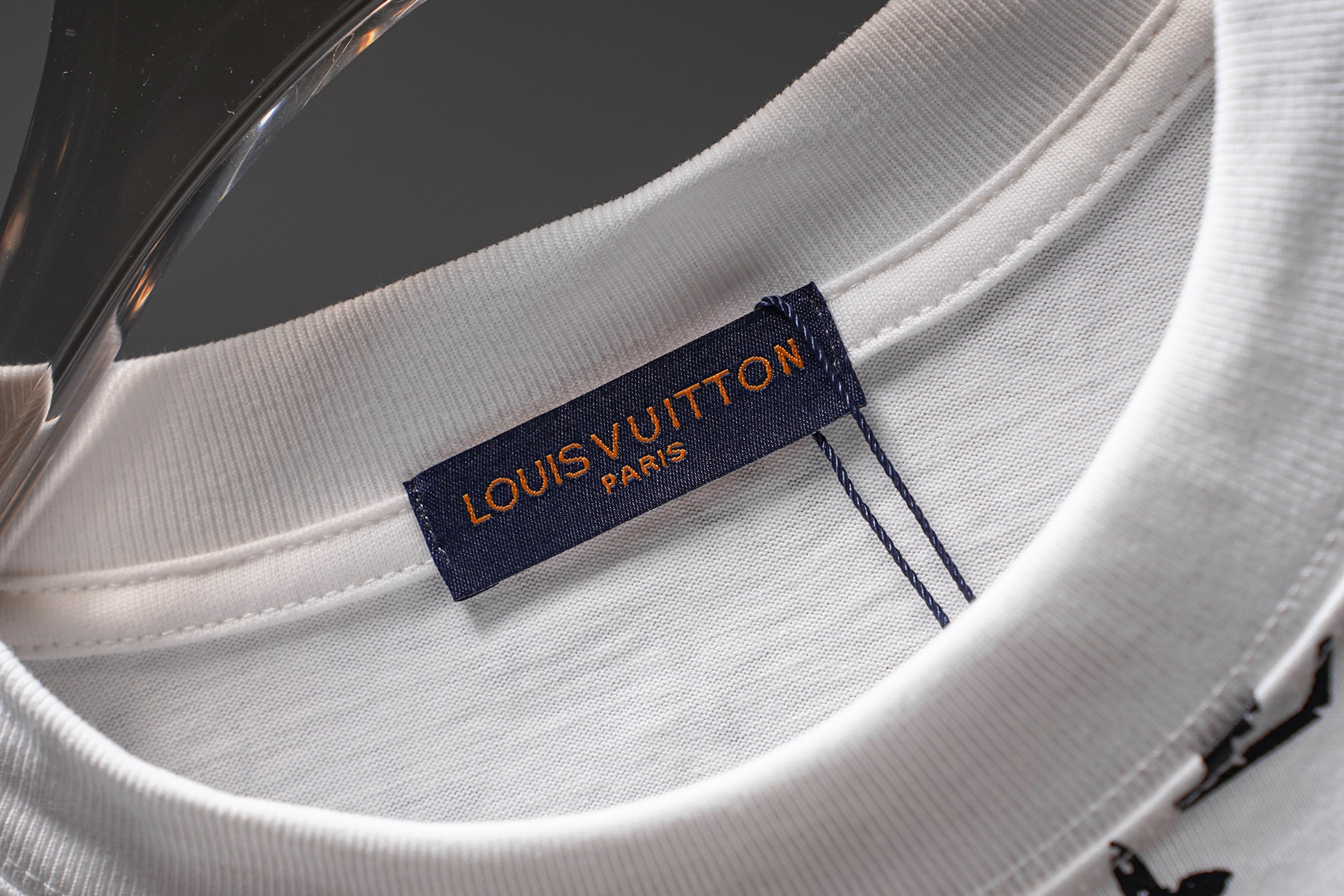 LV 高仿男款滿版Monogram短袖T恤 白色時尚百搭款| 13 LV 高仿男款滿版Monogram短袖T恤 白色時尚百搭款