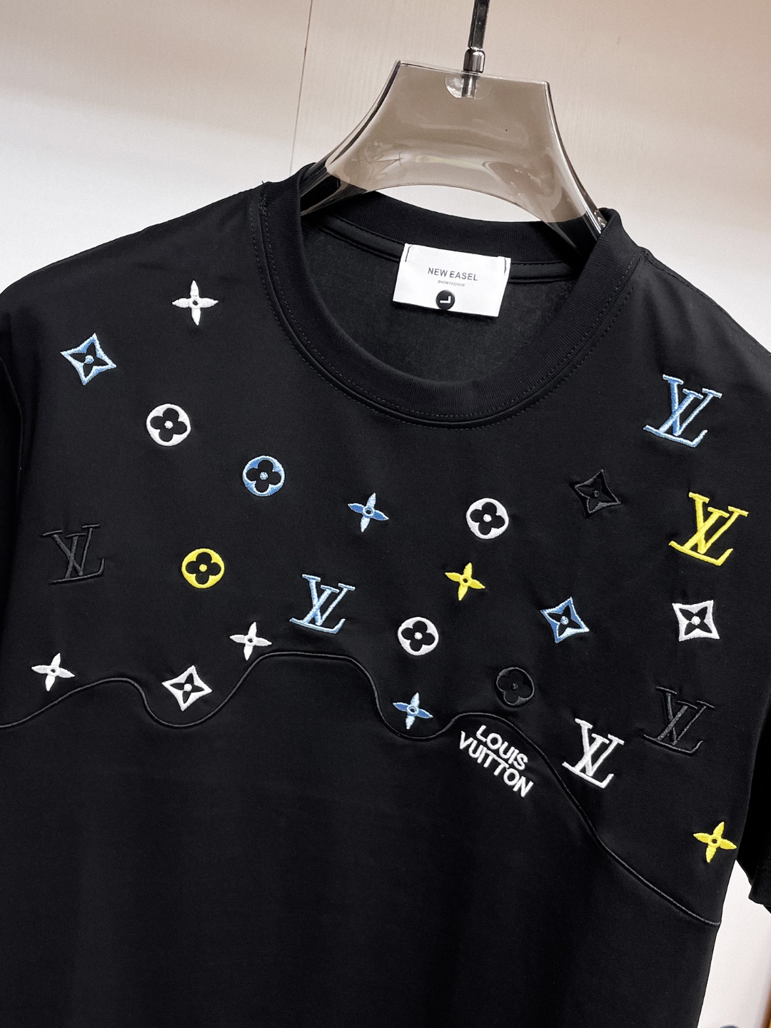 LV A貨簡約刺繡Logo短袖T恤百搭潮流款| 13 LV A貨簡約刺繡Logo短袖T恤百搭潮流款