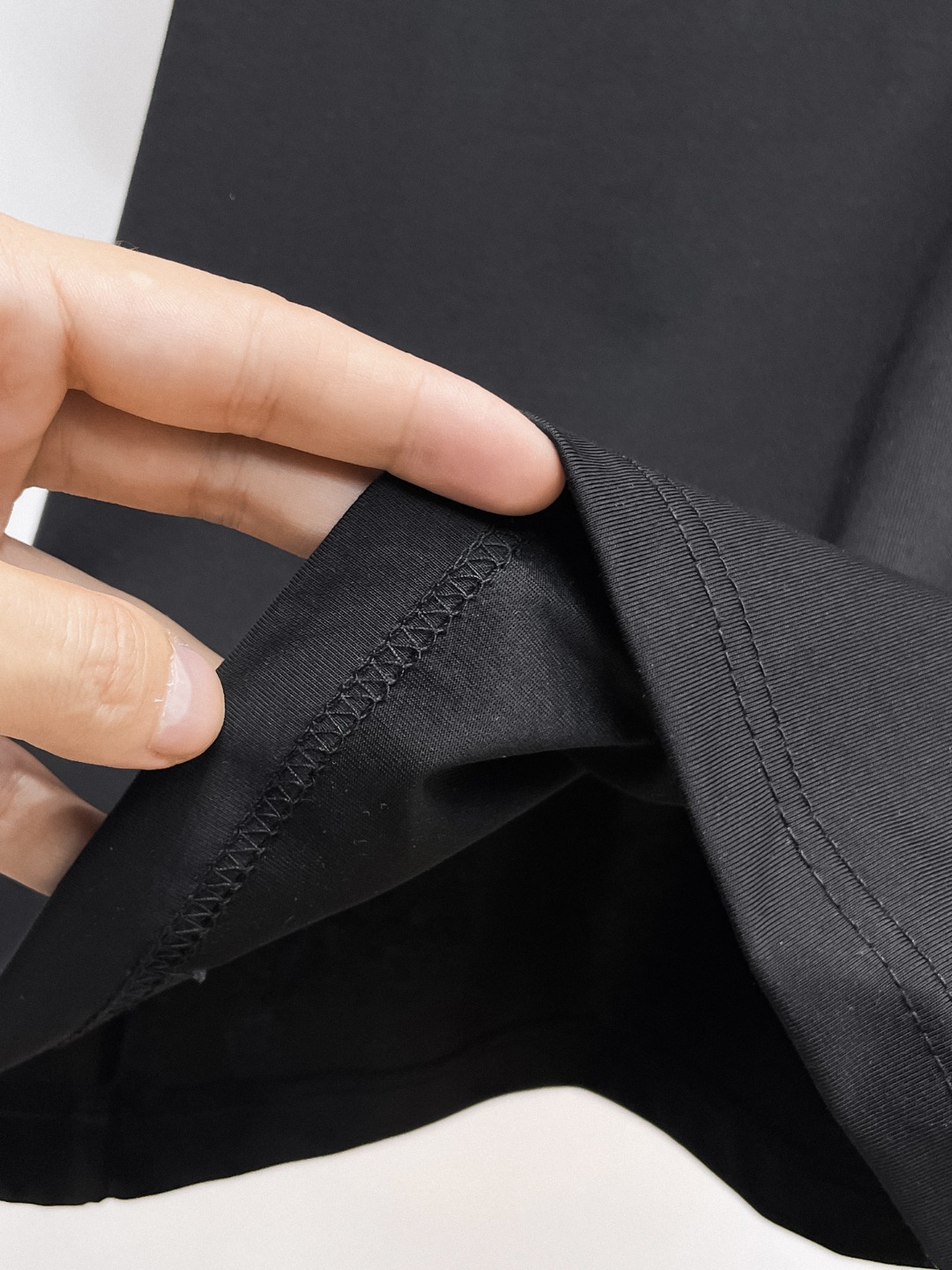 LV A貨簡約刺繡Logo短袖T恤百搭潮流款| 7 LV A貨簡約刺繡Logo短袖T恤百搭潮流款