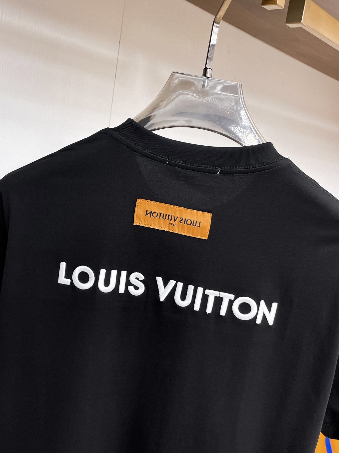 LV A貨簡約刺繡Logo短袖T恤百搭潮流款| 13 LV A貨簡約刺繡Logo短袖T恤百搭潮流款