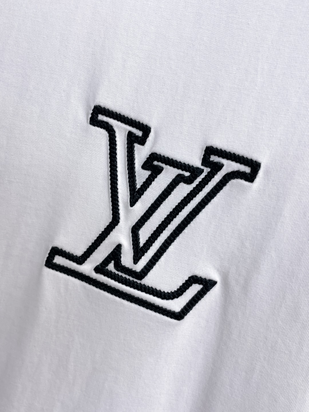 LV原單滿版Monogram刺繡短袖T恤時尚潮流款| 11 LV原單滿版Monogram刺繡短袖T恤時尚潮流款