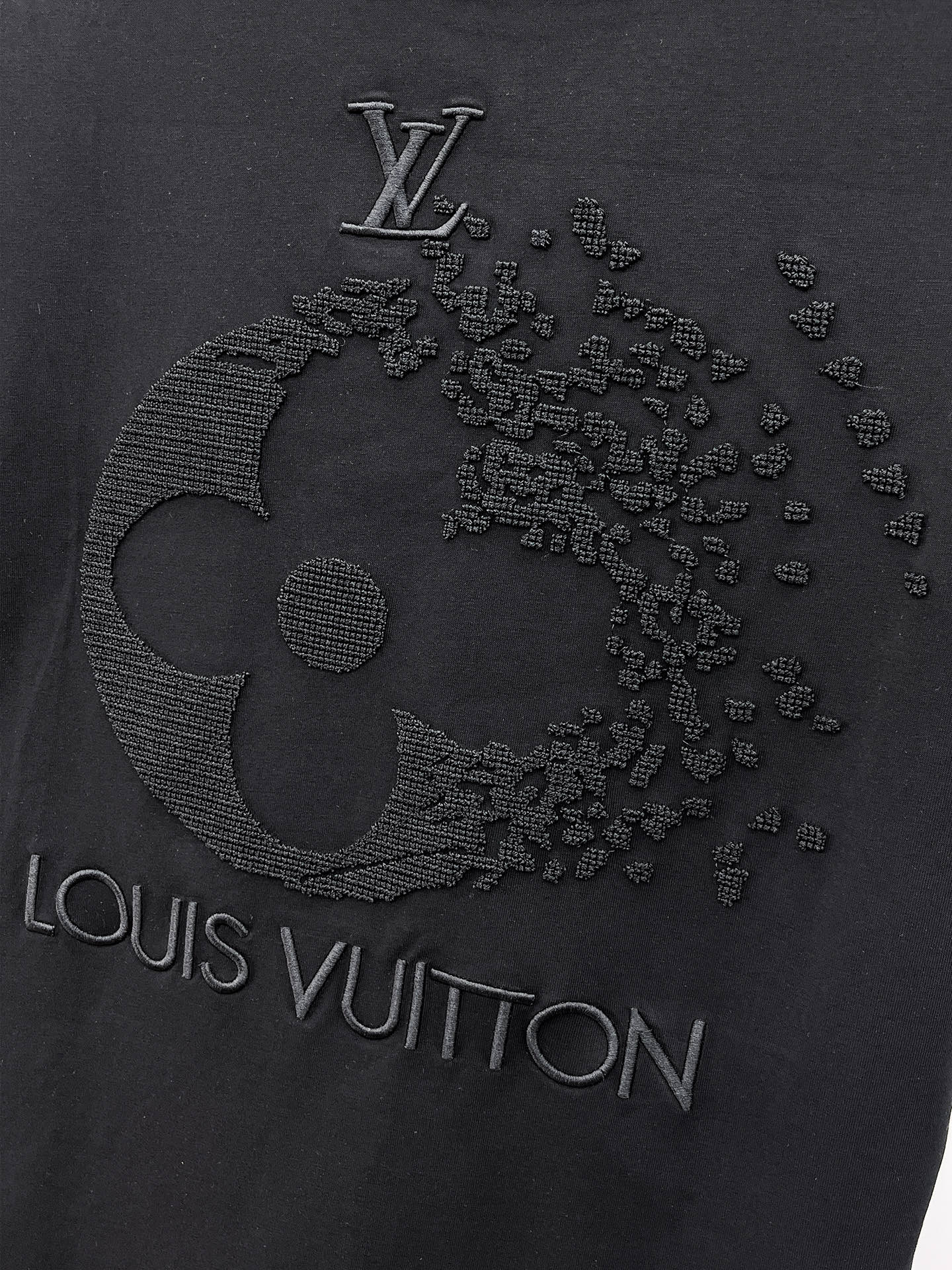 LV 一比一男款花卉浮雕短袖T恤 黑色質感款| 15 LV 一比一男款花卉浮雕短袖T恤 黑色質感款