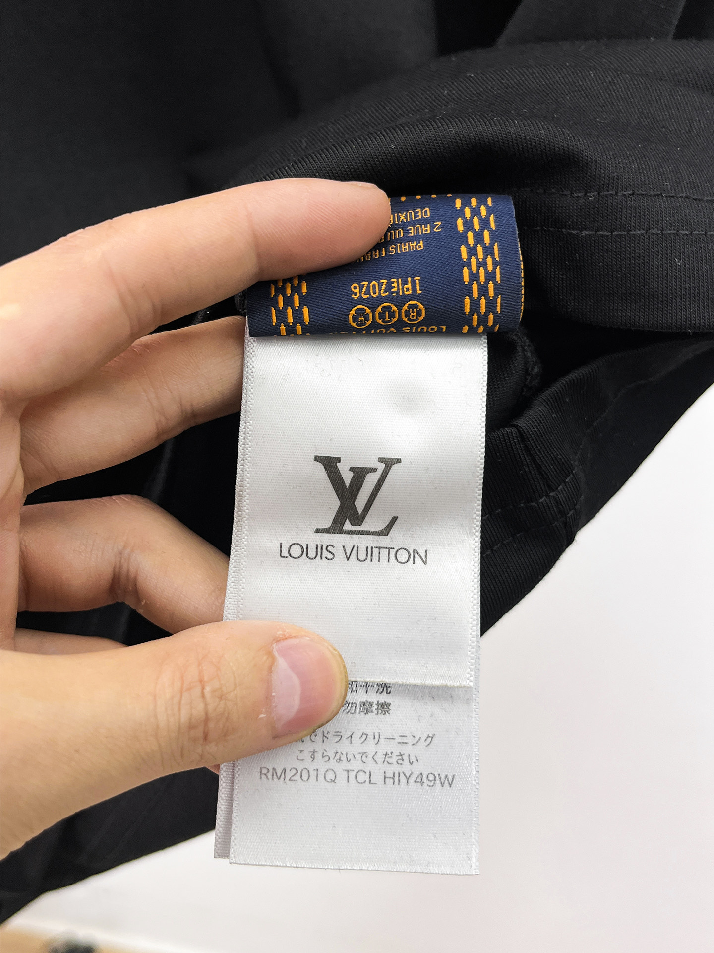 LV 一比一男款花卉浮雕短袖T恤 黑色質感款| 7 LV 一比一男款花卉浮雕短袖T恤 黑色質感款