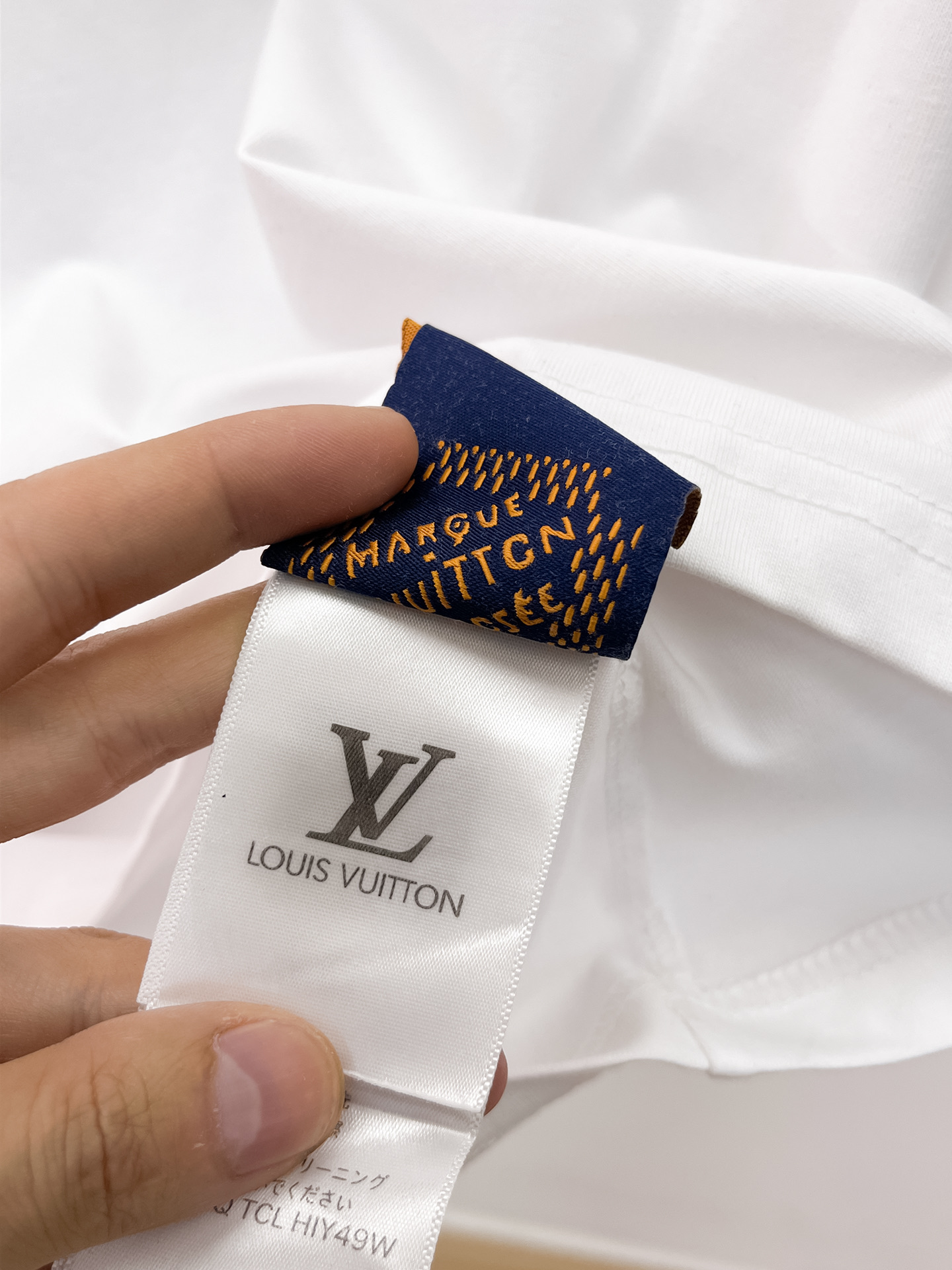 LV 原單男款花卉浮雕短袖T恤 白色簡約休閒款| 7 LV 原單男款花卉浮雕短袖T恤 白色簡約休閒款