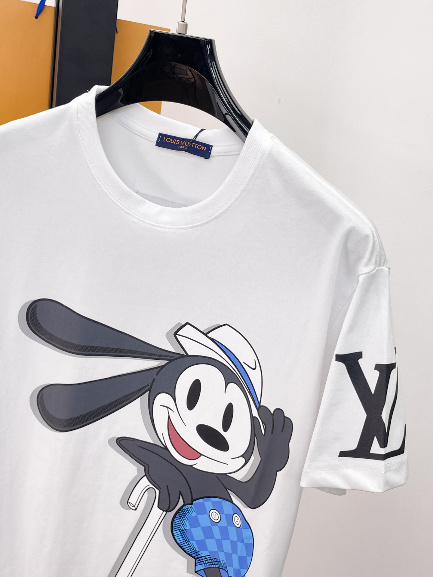 LV A貨男款卡通兔印花短袖T恤 白色清爽潮流款| 13 LV A貨男款卡通兔印花短袖T恤 白色清爽潮流款